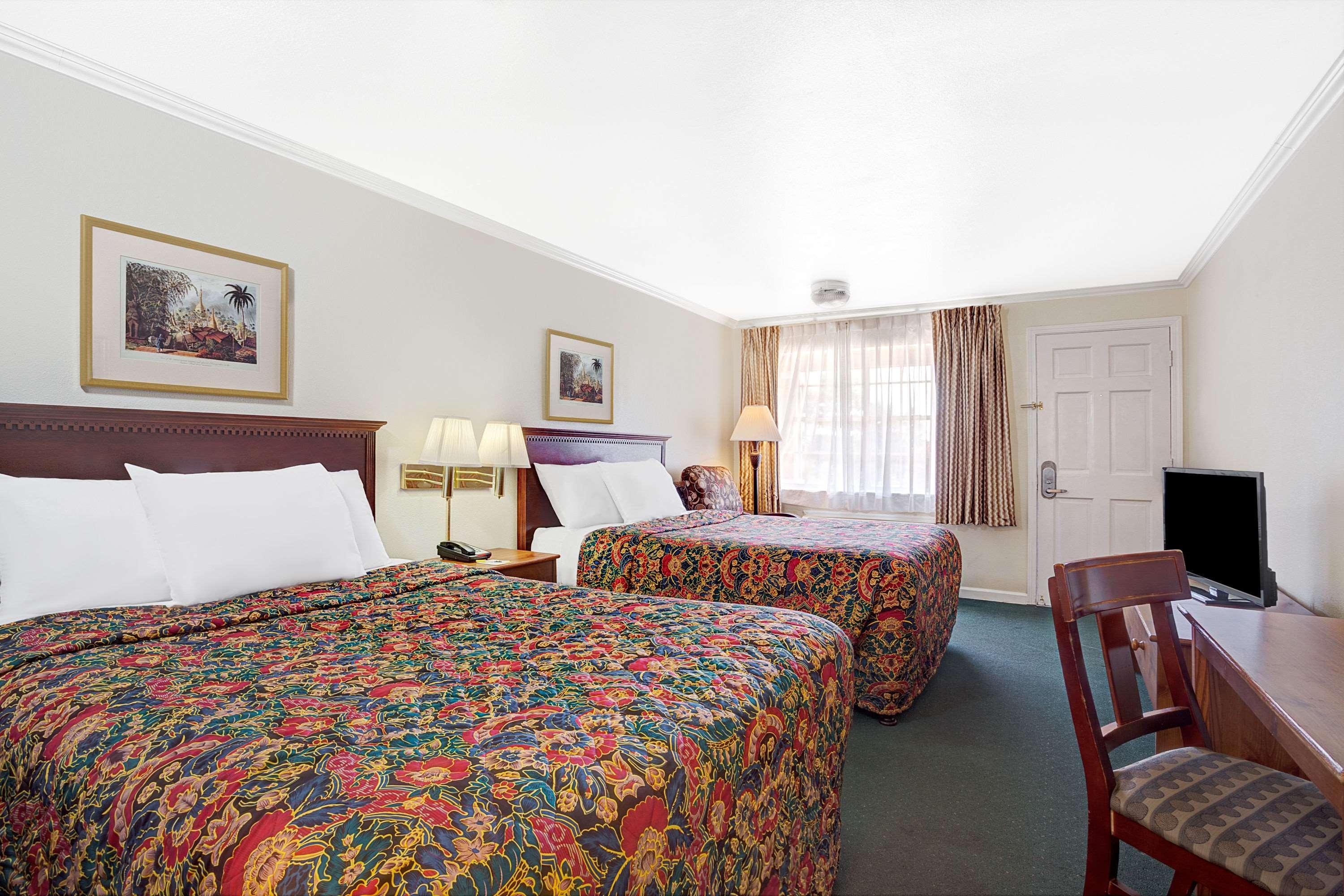 Days Inn Everett — photo 3