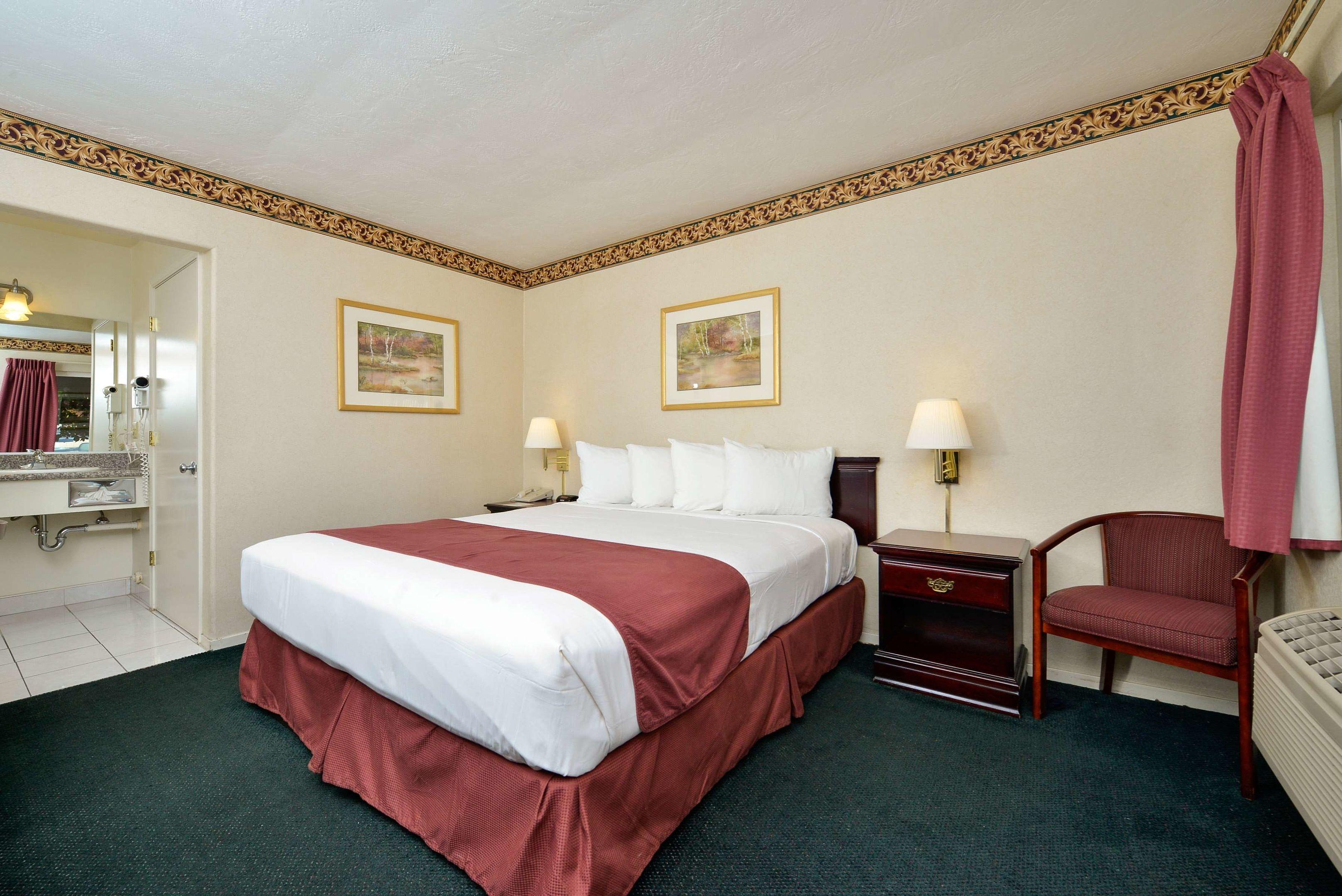 Americas Best Value Inn - Sky Ranch — photo 5