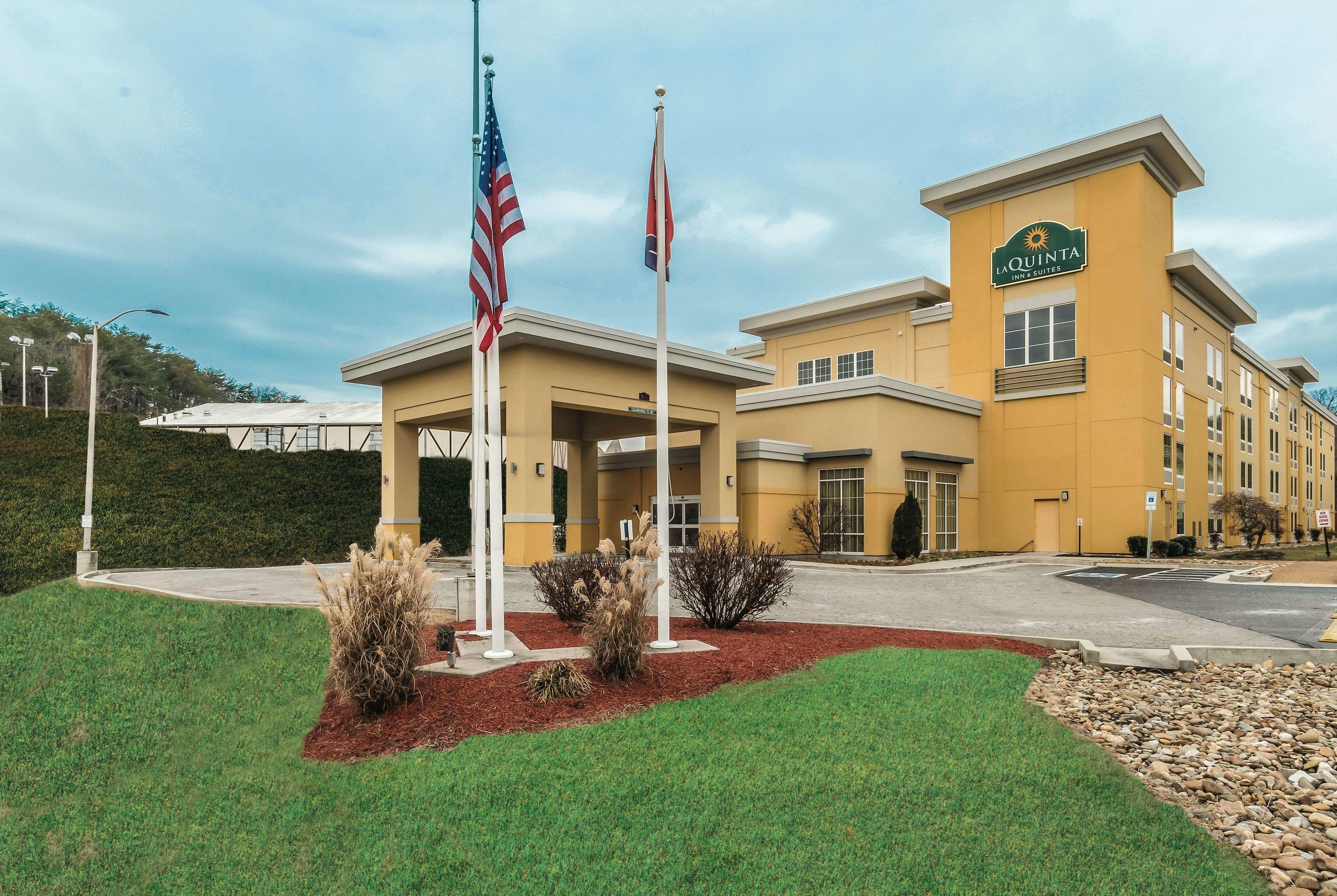 La Quinta Inn & Suites — photo 5