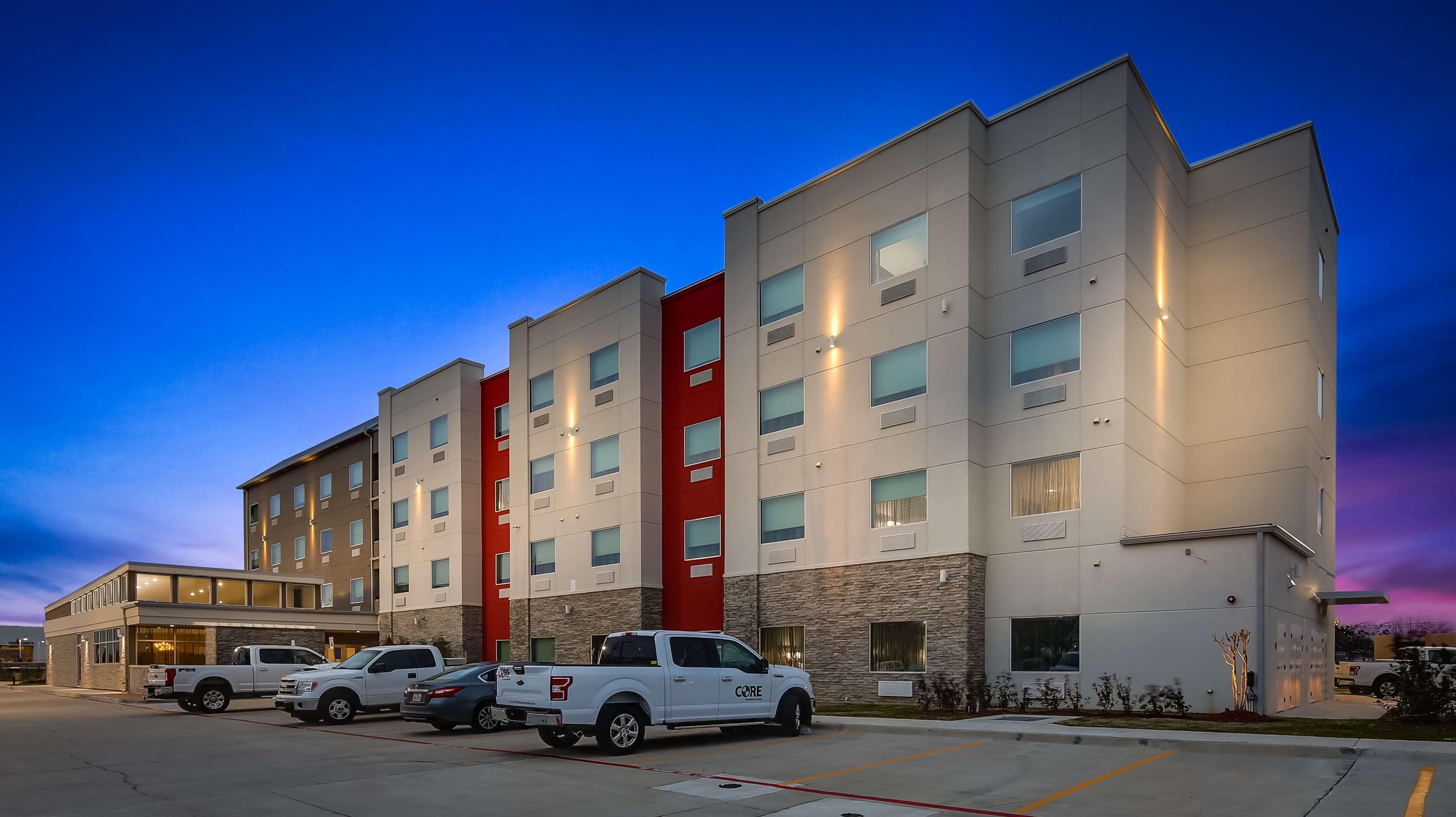 Best Western Plus Executive Residency Baytown — photo 5