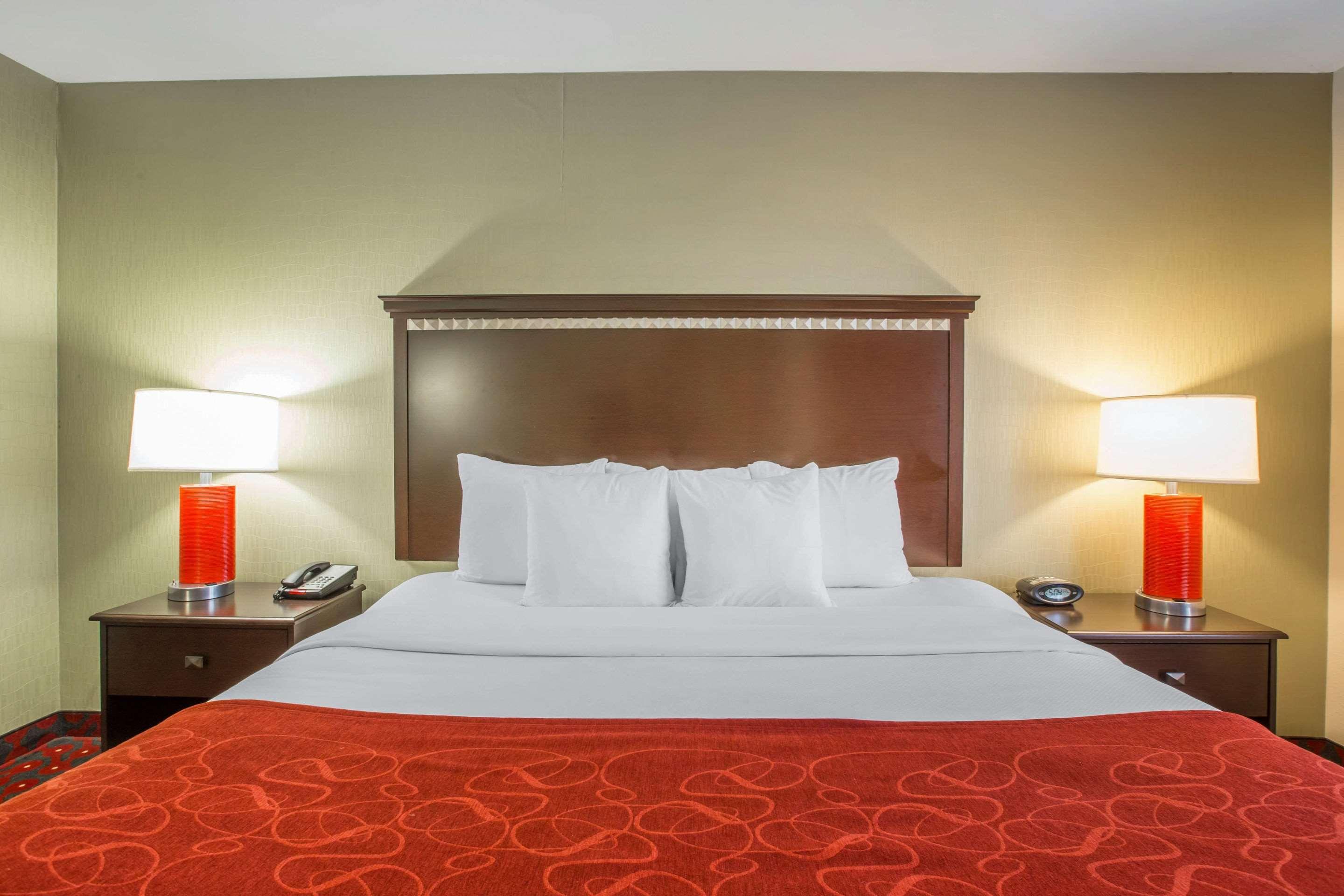 Comfort Suites — photo 5
