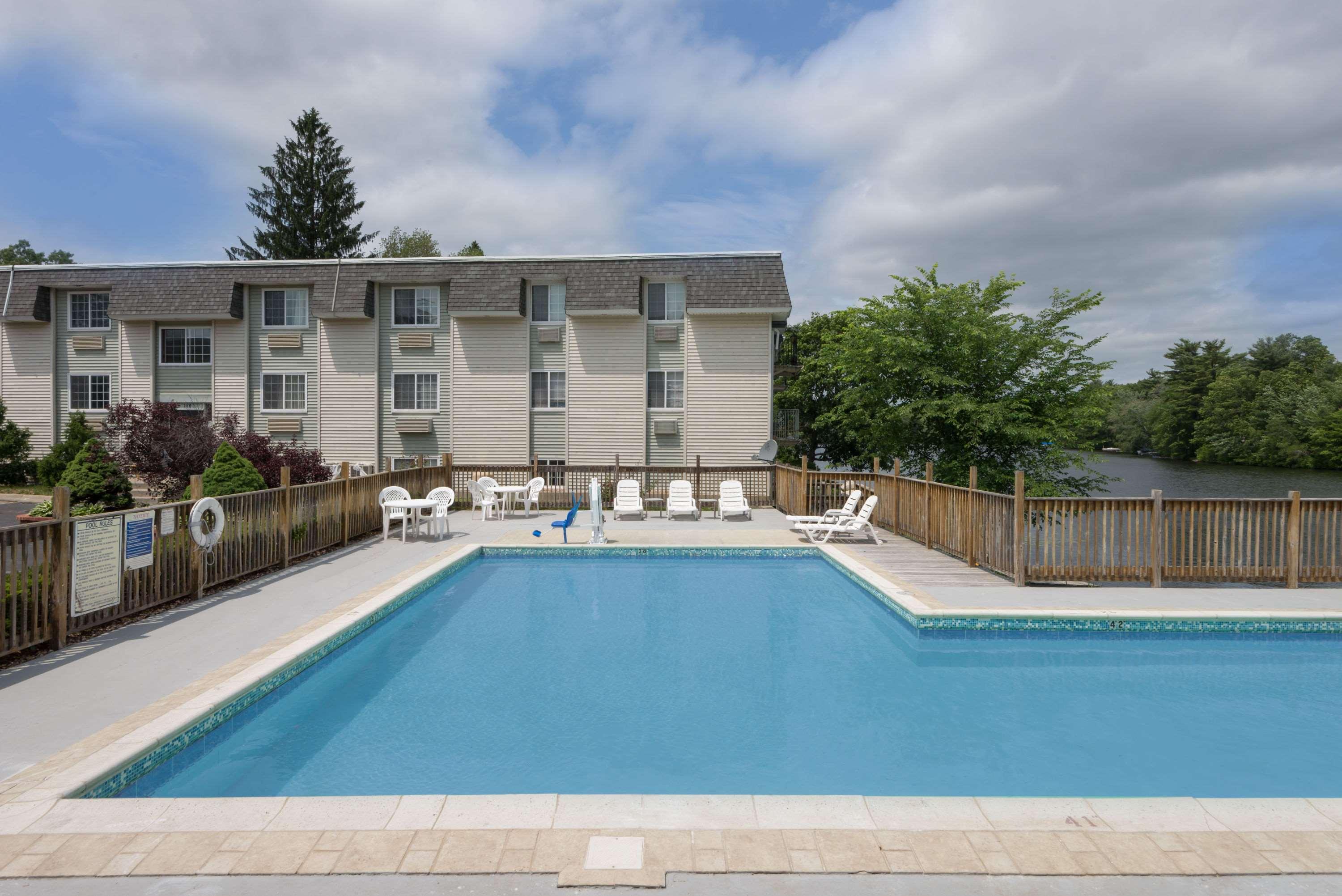 Super 8 by Wyndham Sturbridge — photo 3