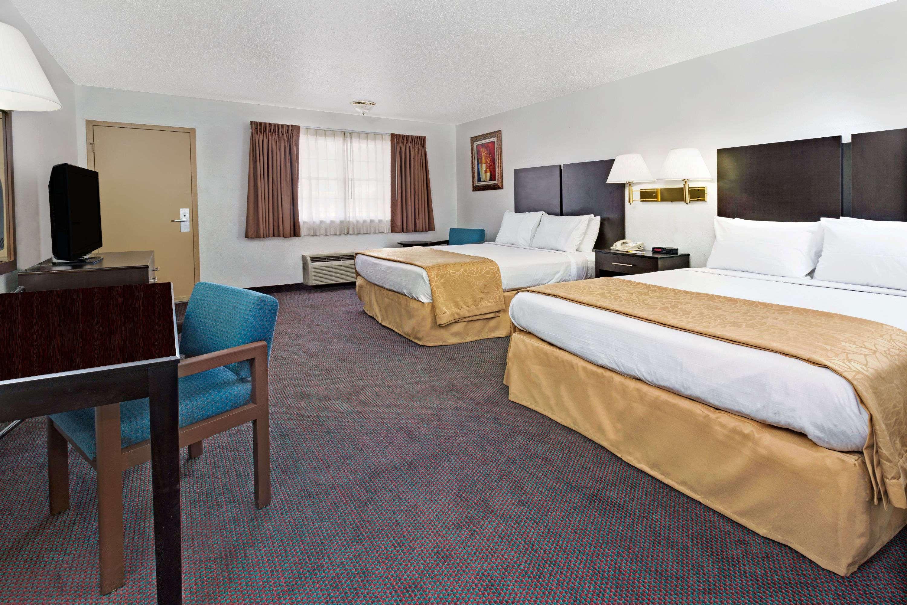 Days Inn & Suites Santa Rosa — photo 5
