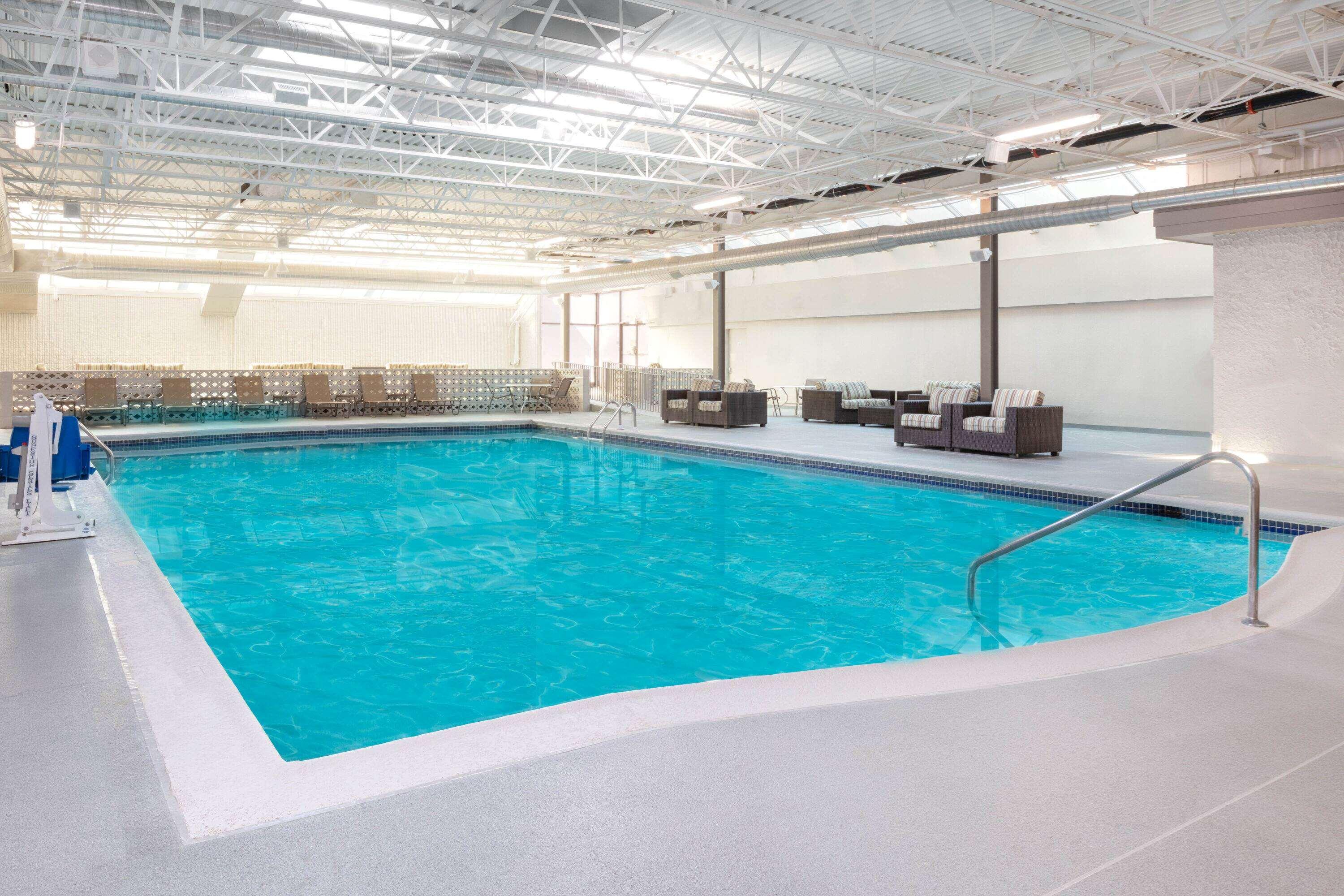 La Quinta Inn & Suites by Wyndham Clifton/Rutherford — photo 5