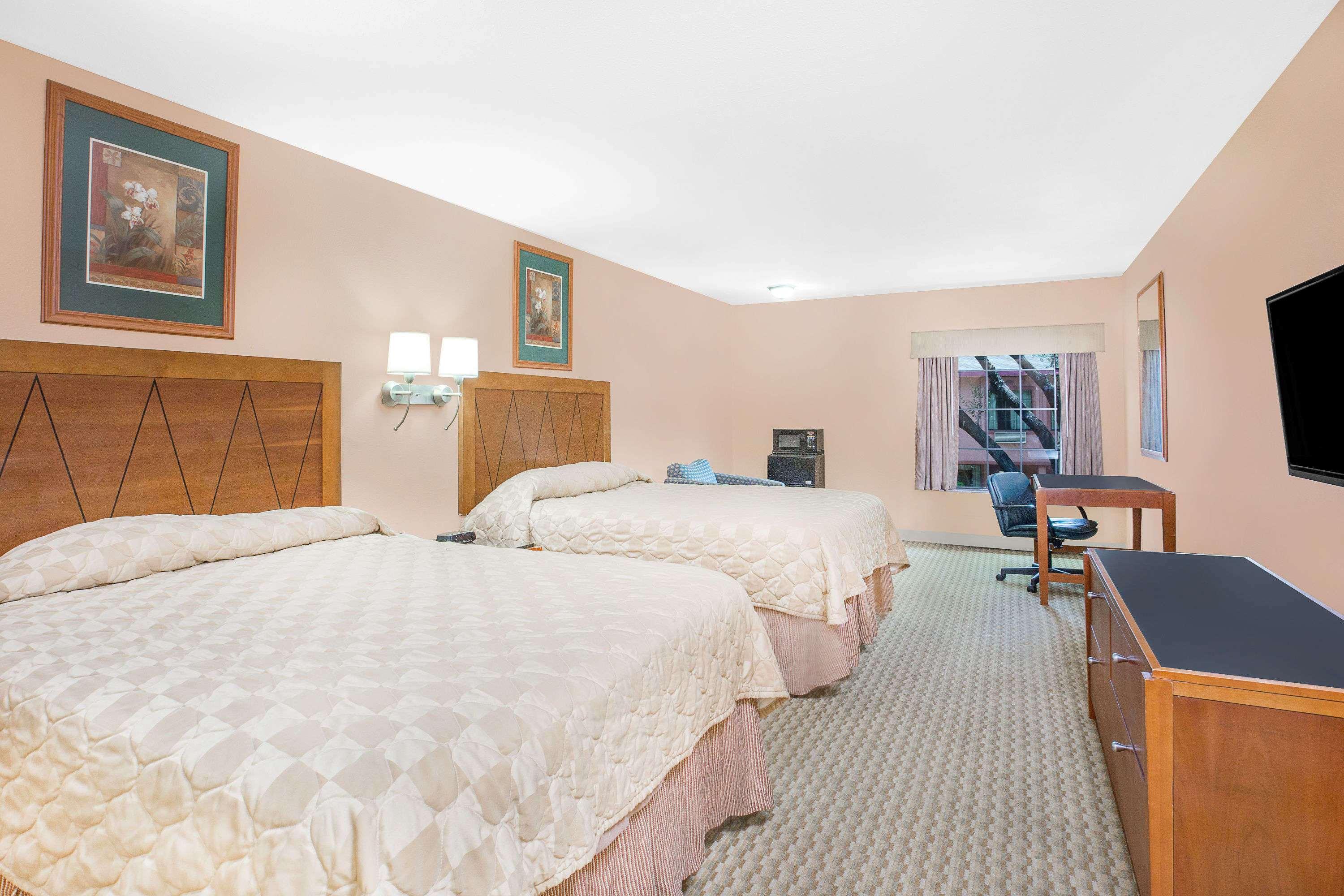 Super 8 by Wyndham San Angelo — photo 3