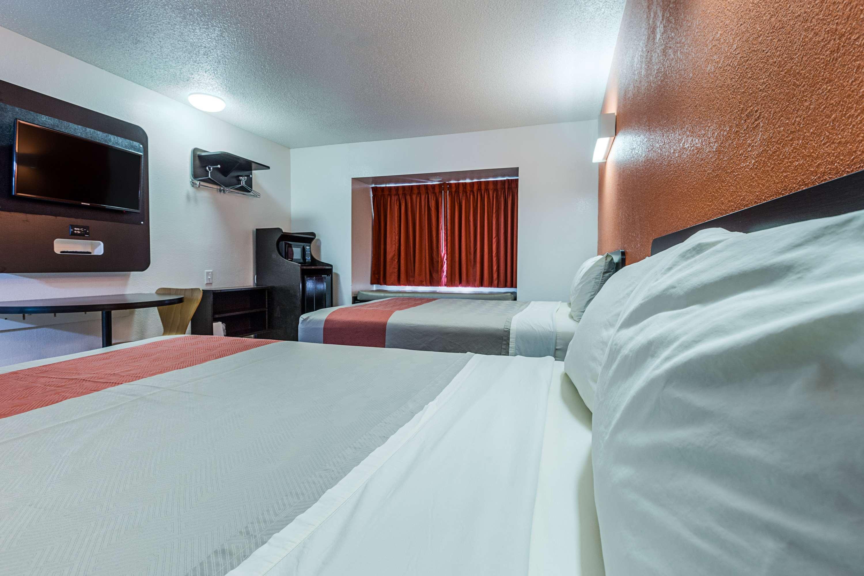 Motel 6 Greenville - Simpsonville — photo 5