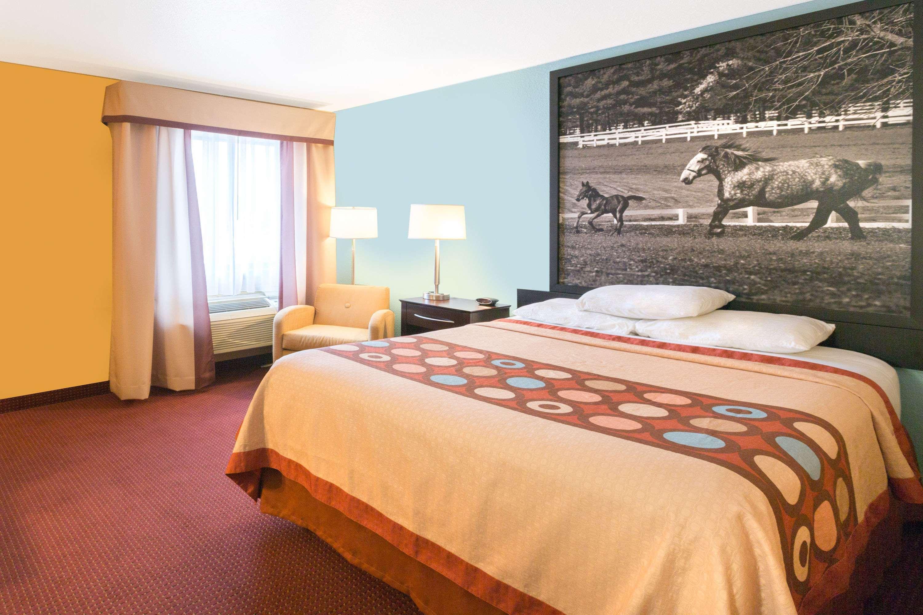 Super 8 by Wyndham Richmond — photo 4