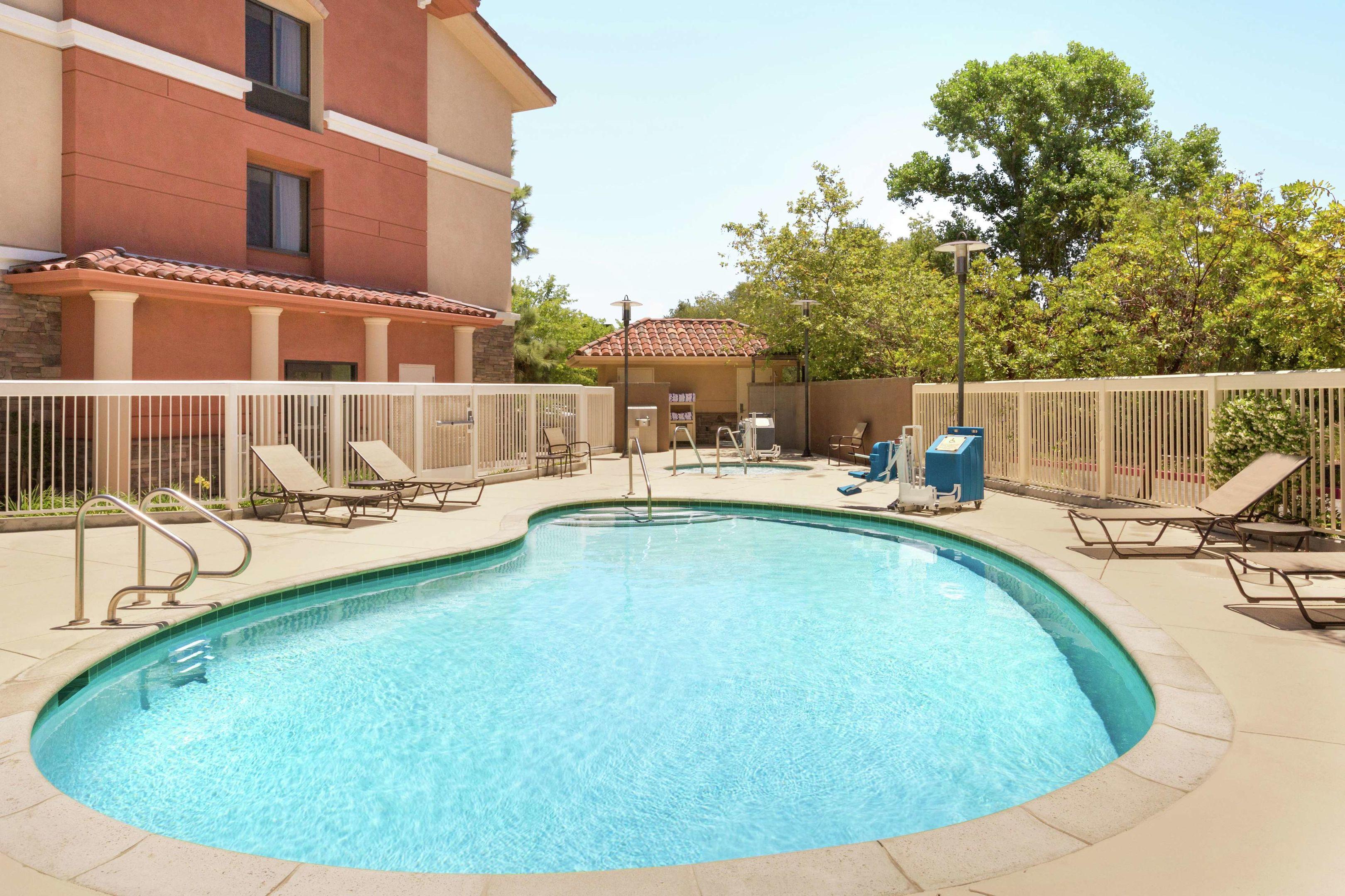 Hampton Inn & Suites Thousand Oaks — photo 4