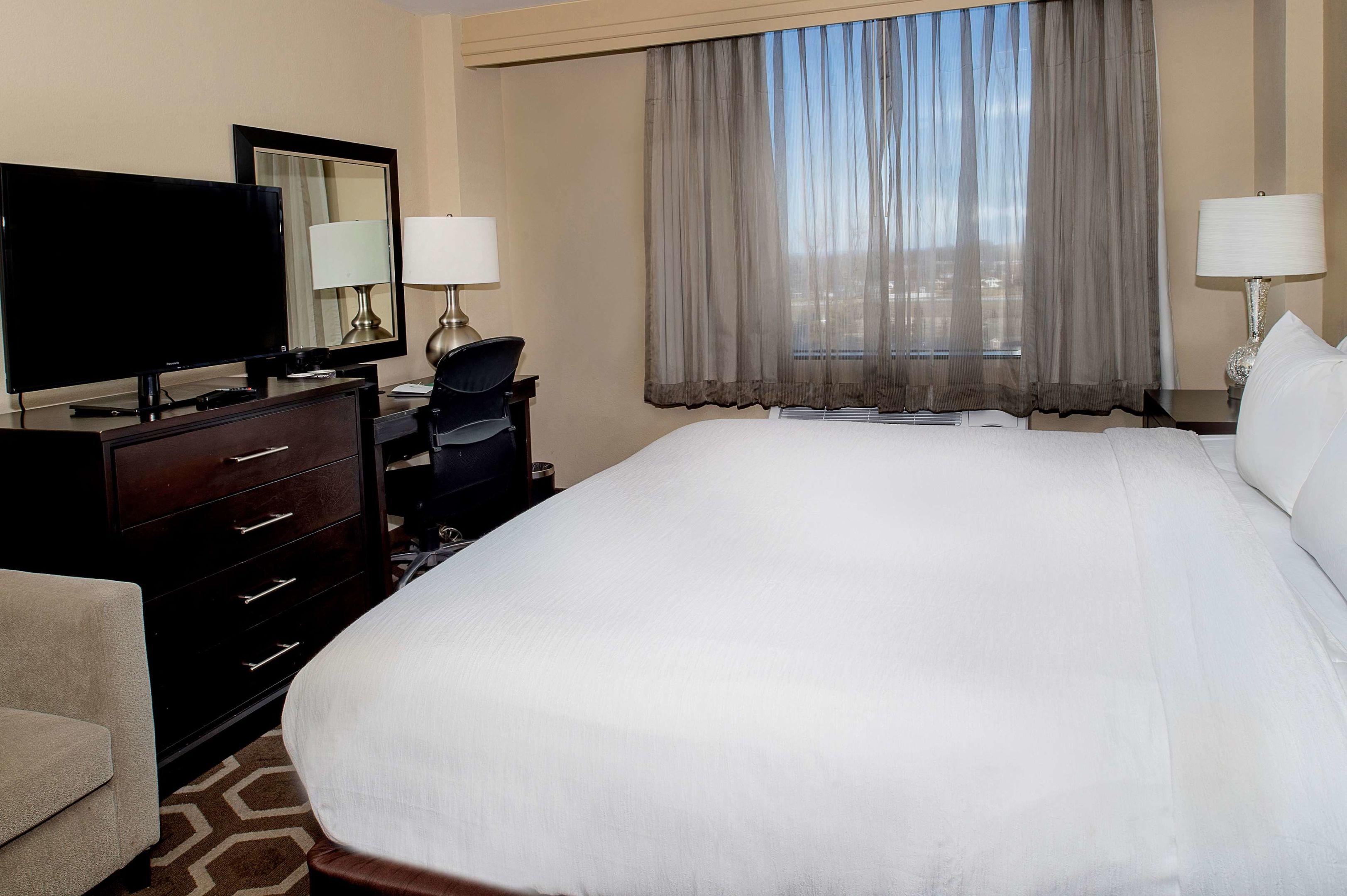 Embassy Suites St. Louis Airport — photo 4