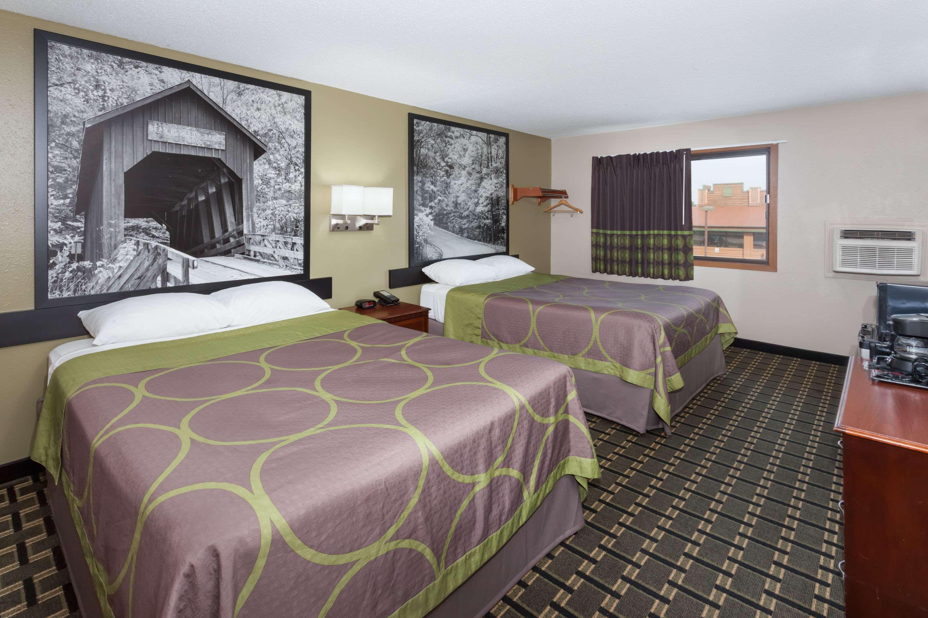 Super 8 by Wyndham Michigan City — photo 4