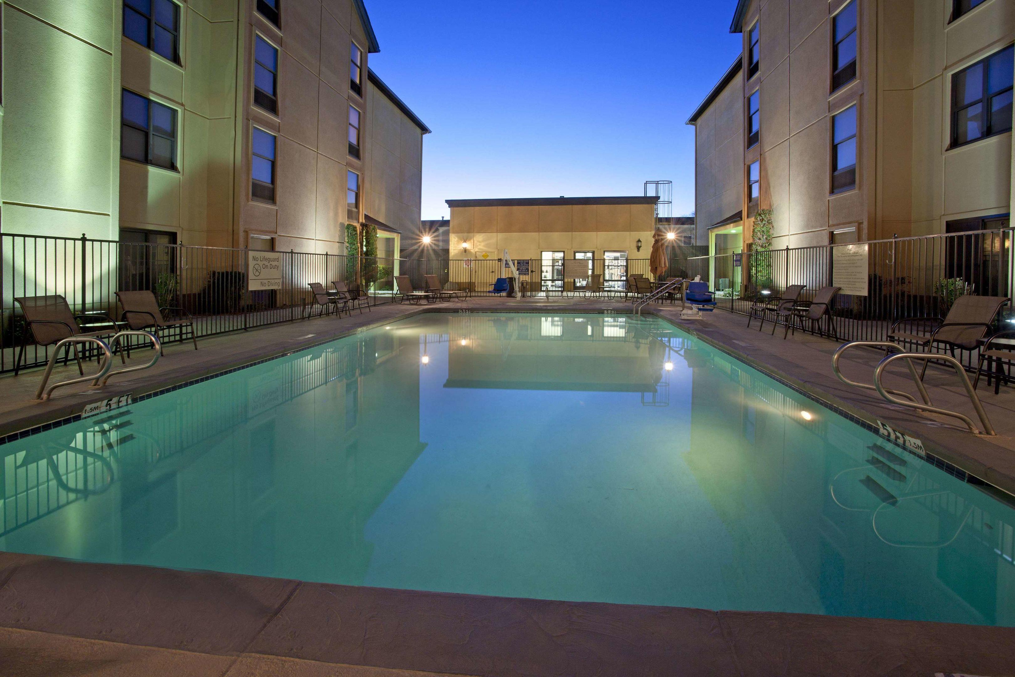Hampton Inn & Suites El Paso-Airport — photo 3