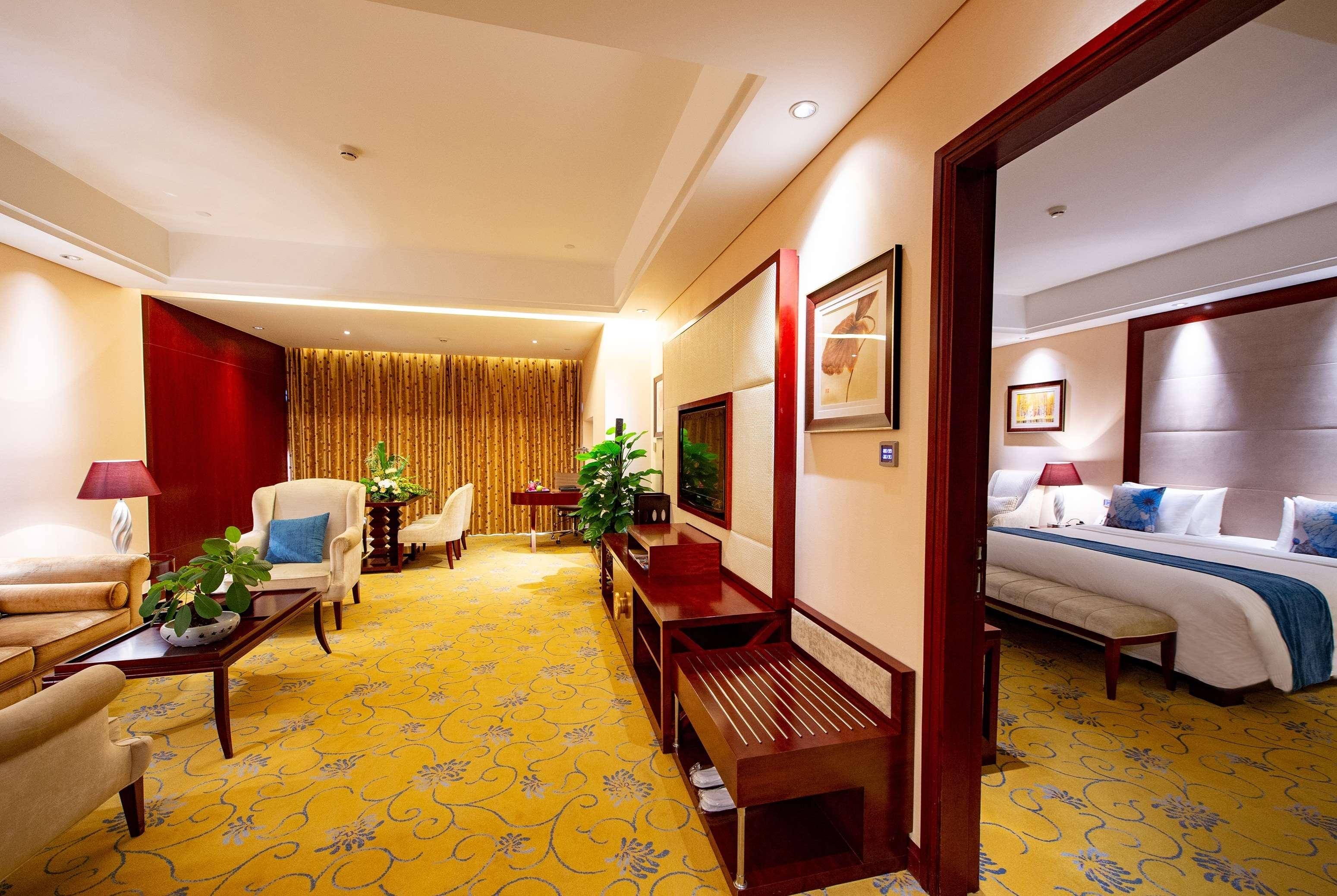 Howard Johnson by Wyndham Tropical Garden Plaza Kunming — photo 4