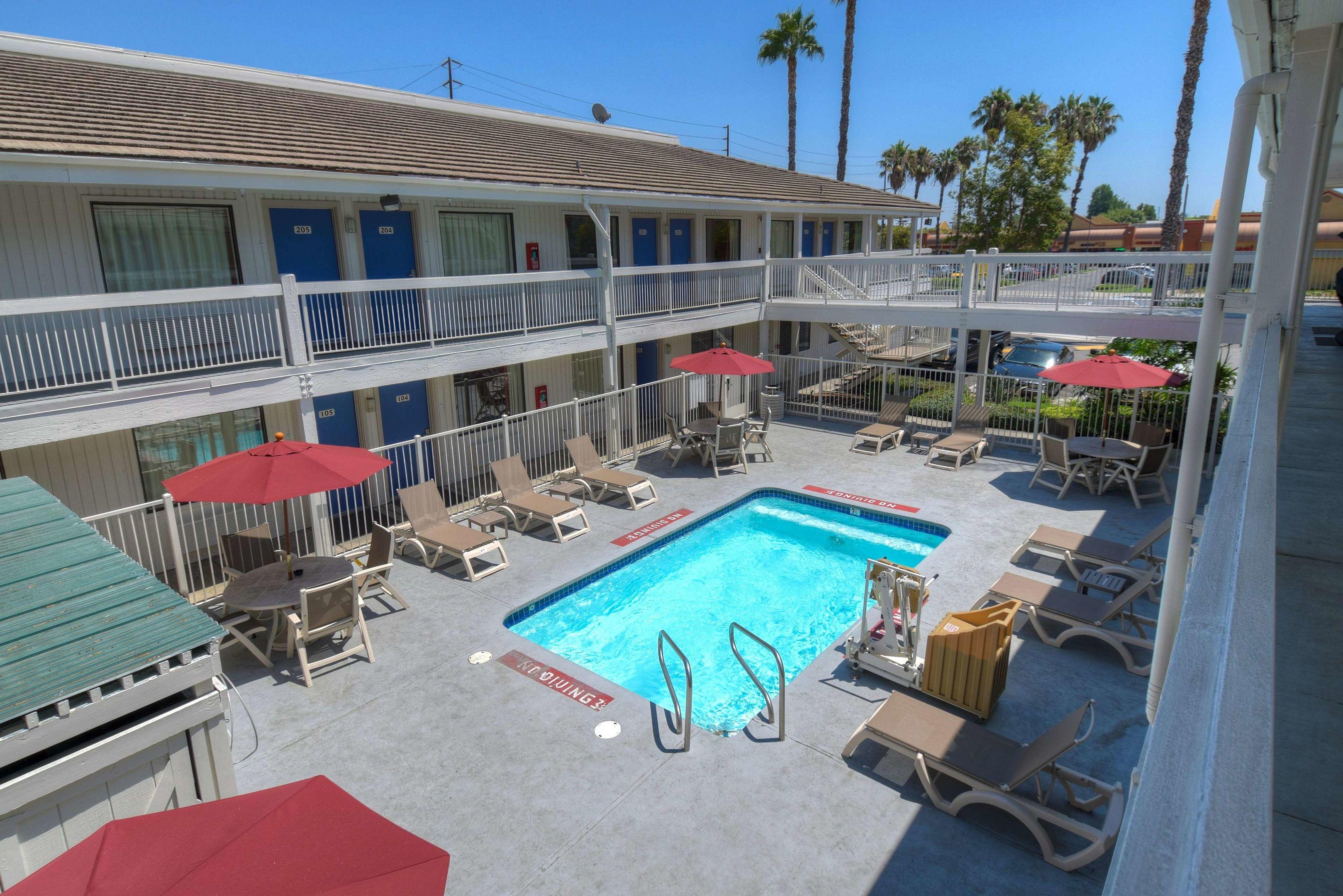 Motel 6 Santa Ana — photo 5