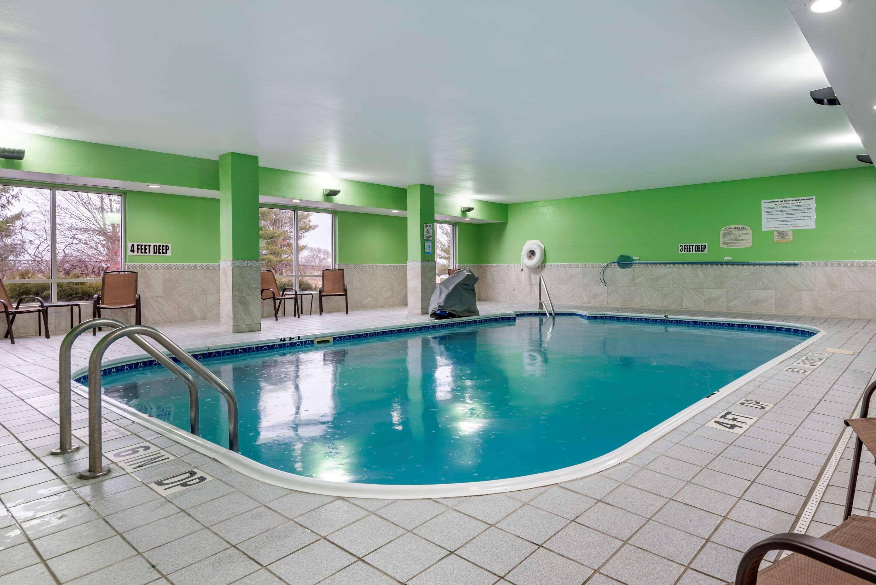 Comfort Inn & Suites Liverpool — photo 5