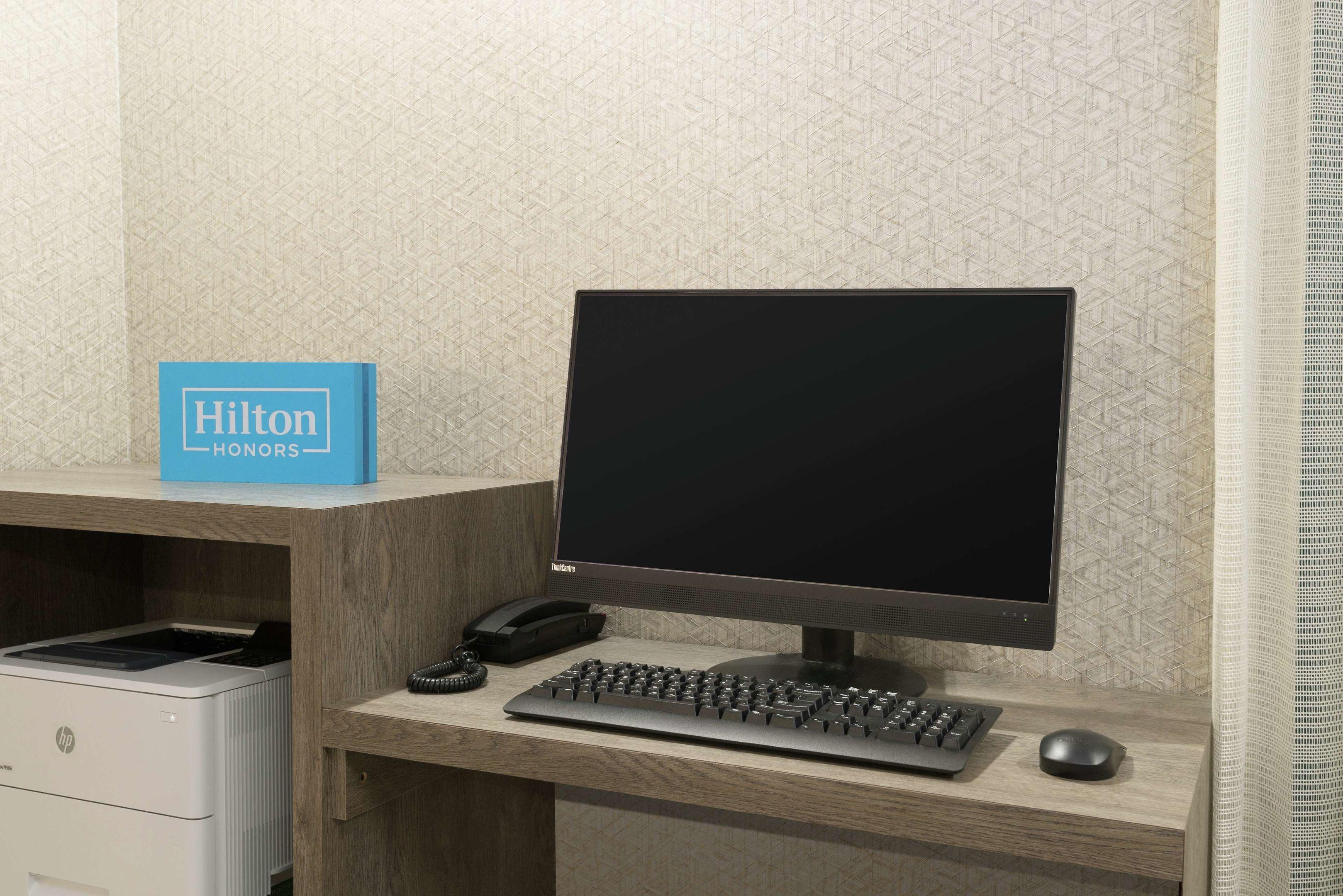 Hampton Inn and Suites Tampa/Ybor City — photo 4