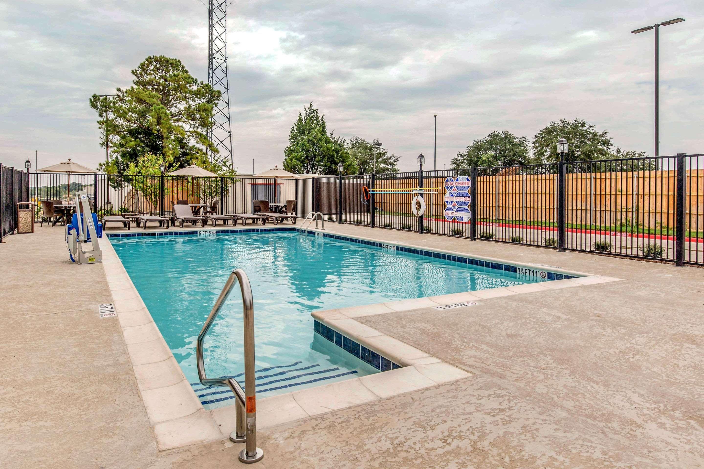 Sleep Inn & Suites — photo 4