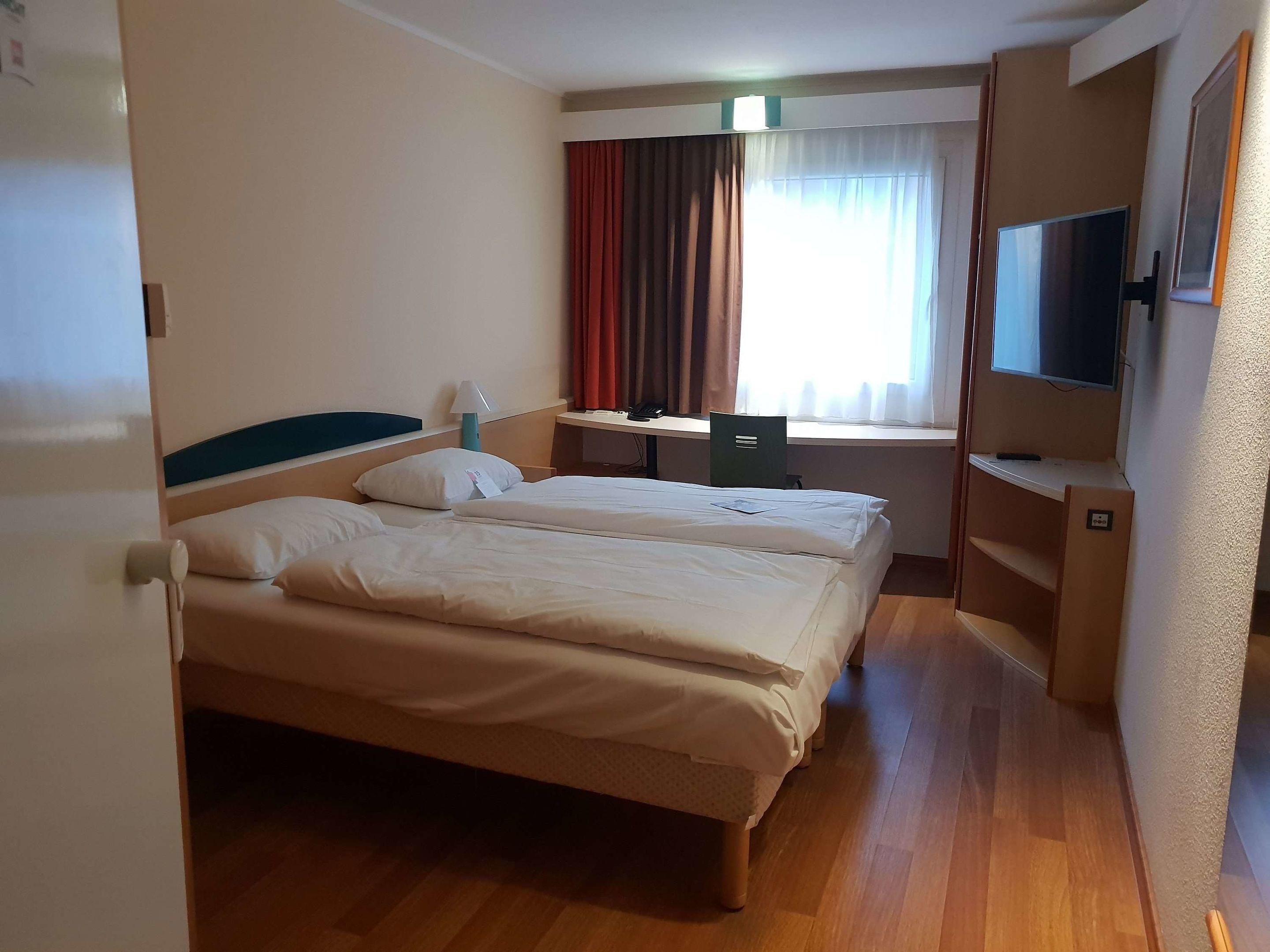 ibis Hamburg Airport — photo 4