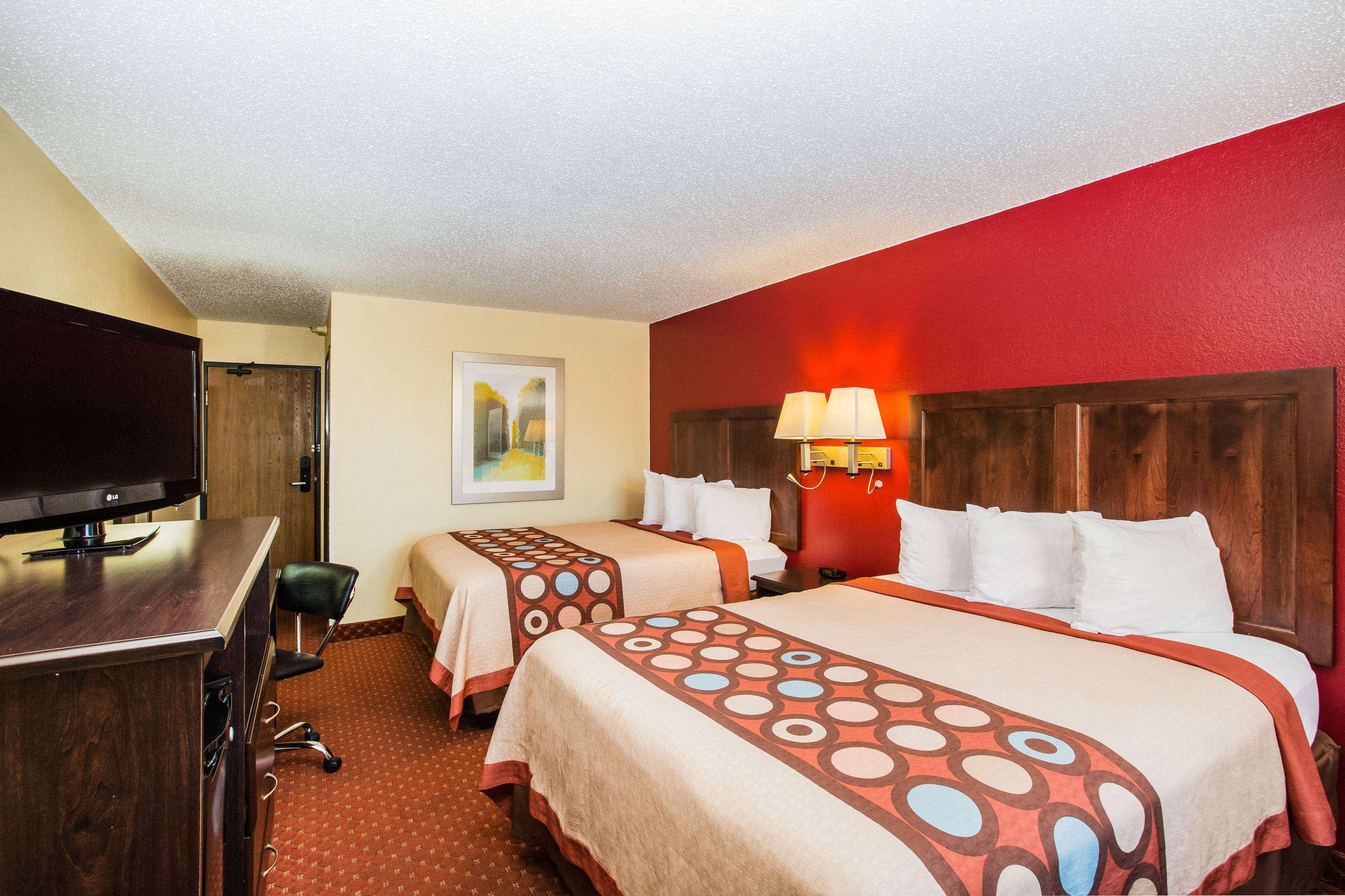 Baymont Inn & Suites Cedar Rapids — photo 4