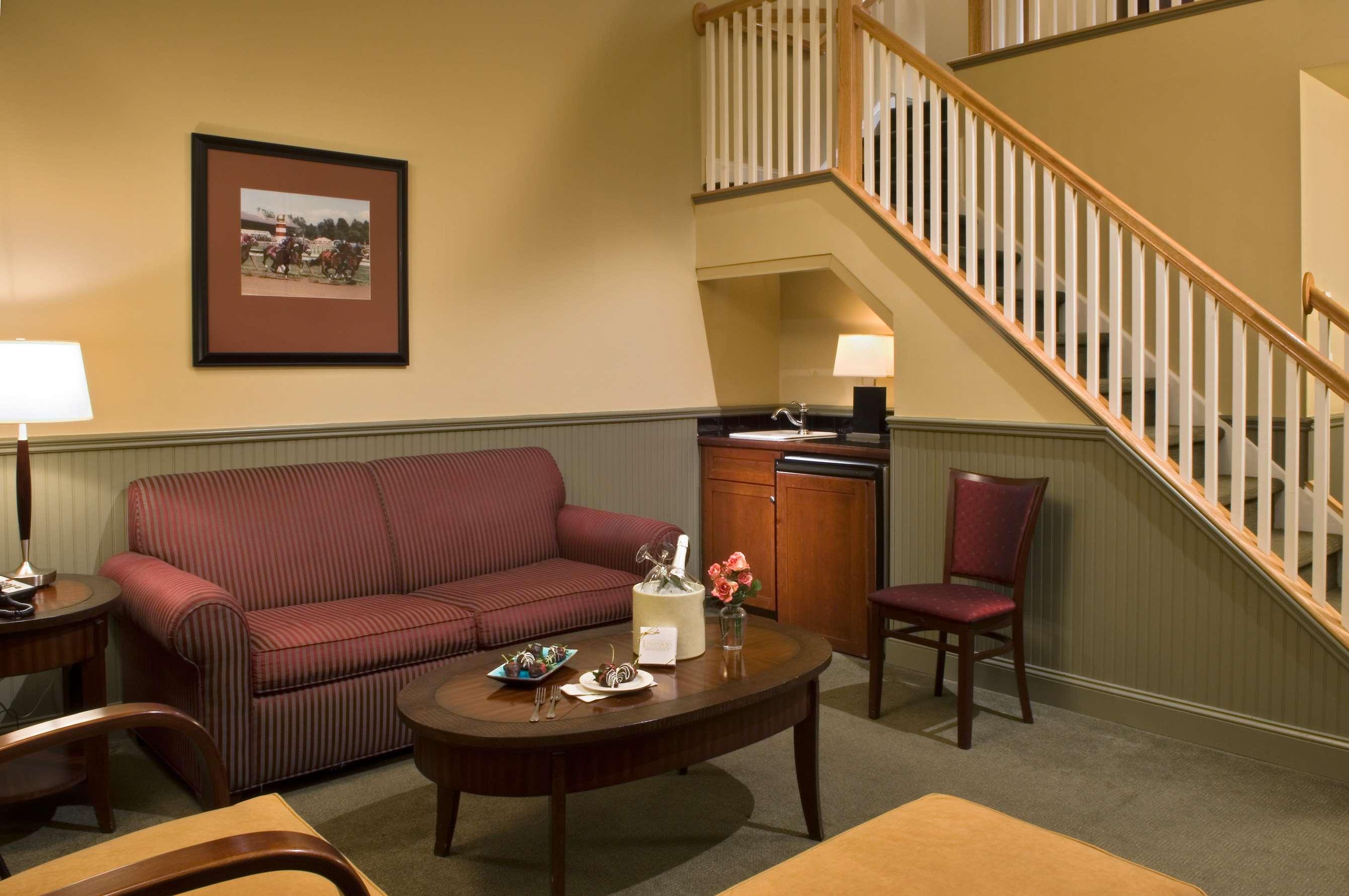 Longfellows Inn And Restaurant — photo 4