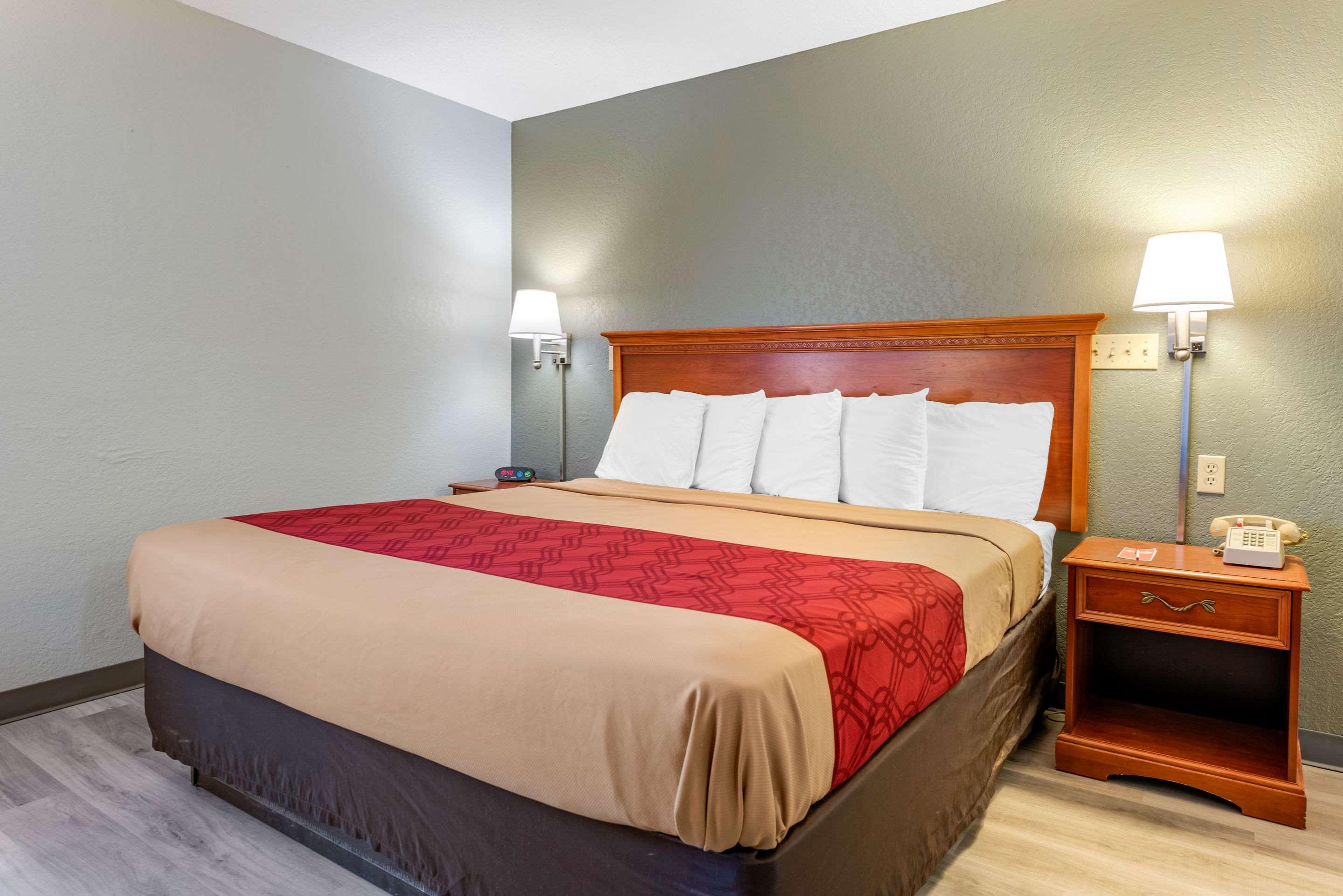 Econo Lodge — photo 4