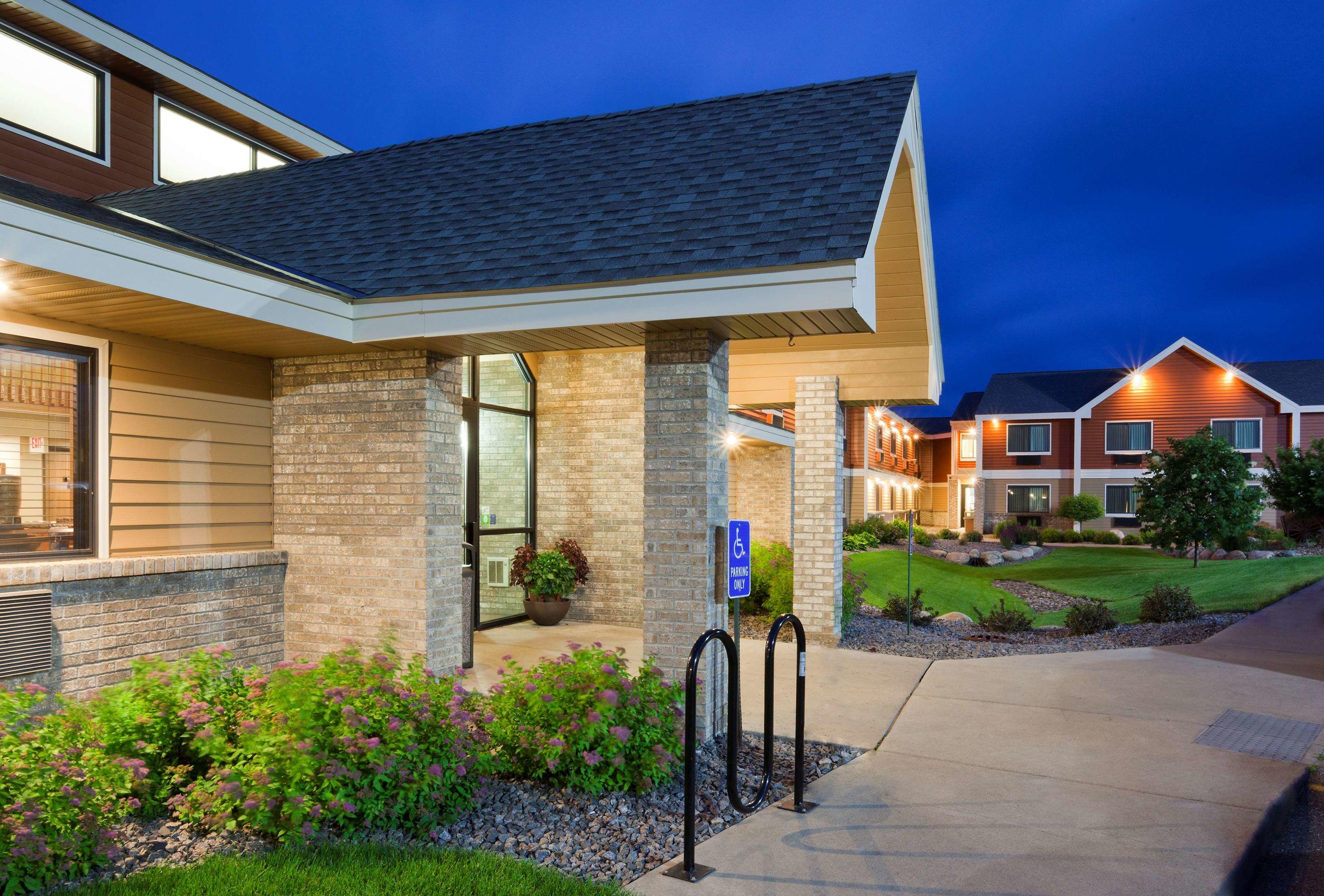 AmericInn Lodge & Suites Sauk Centre — photo 4