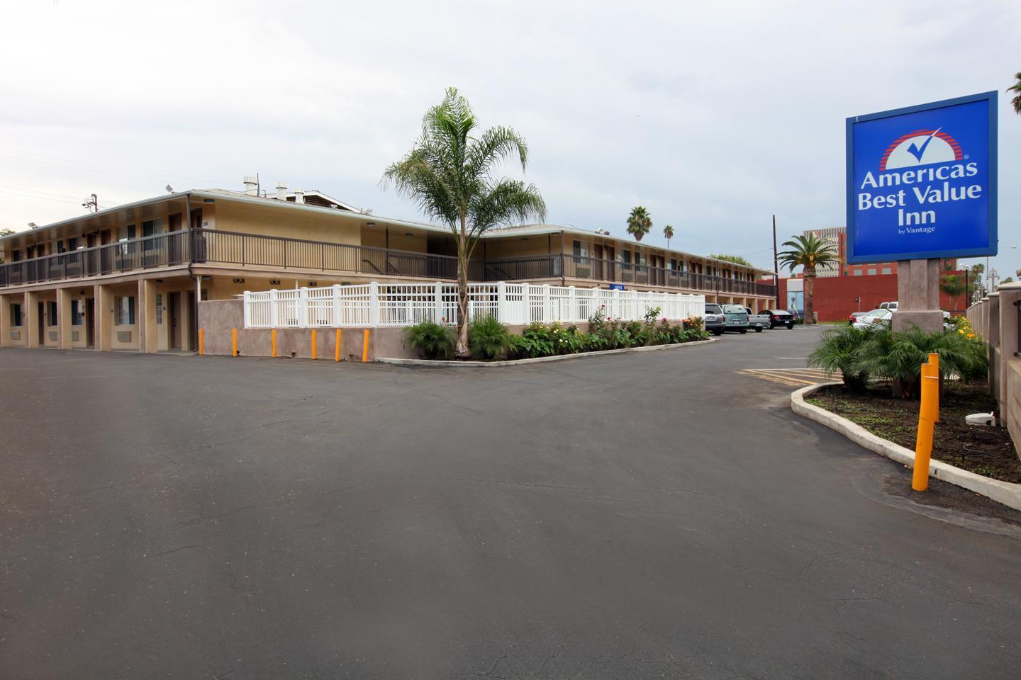 Americas Best Value Inn Riverside — photo 4