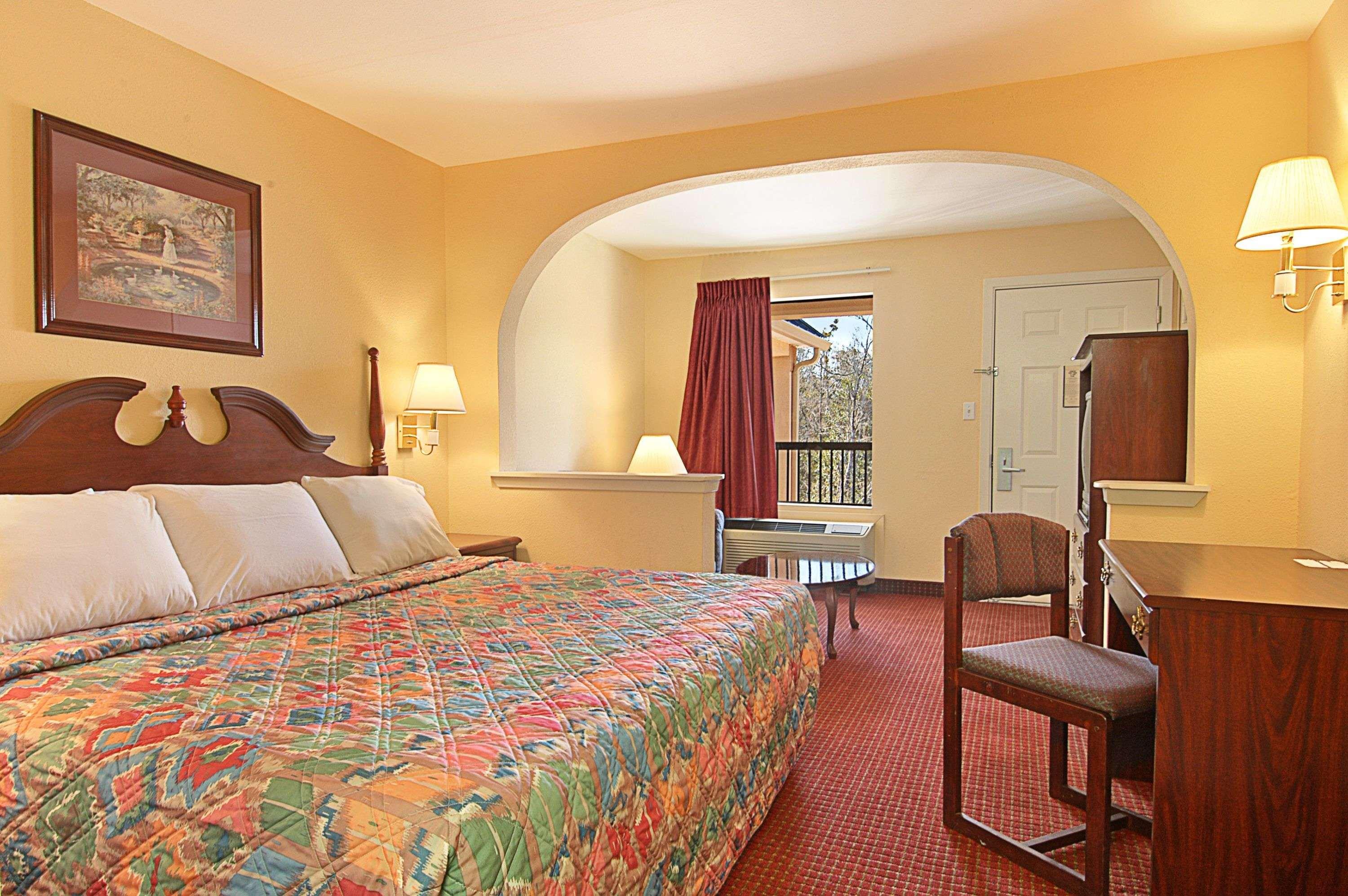 Days Inn by Wyndham Ocean Springs — photo 5
