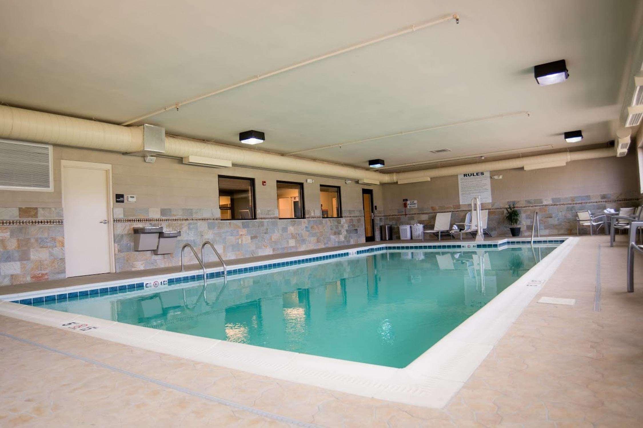 Hampton Inn & Suites Radcliff / Fort Knox — photo 3