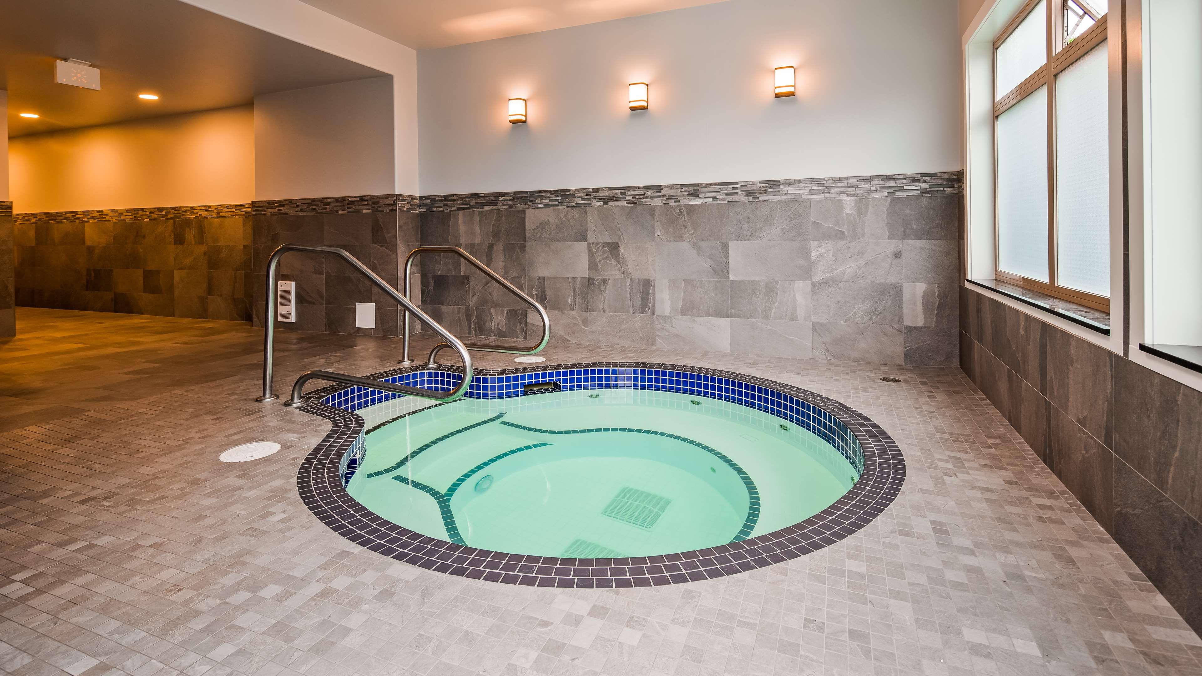 Best Western Plus Pitt Meadows Inn & Suites — photo 5