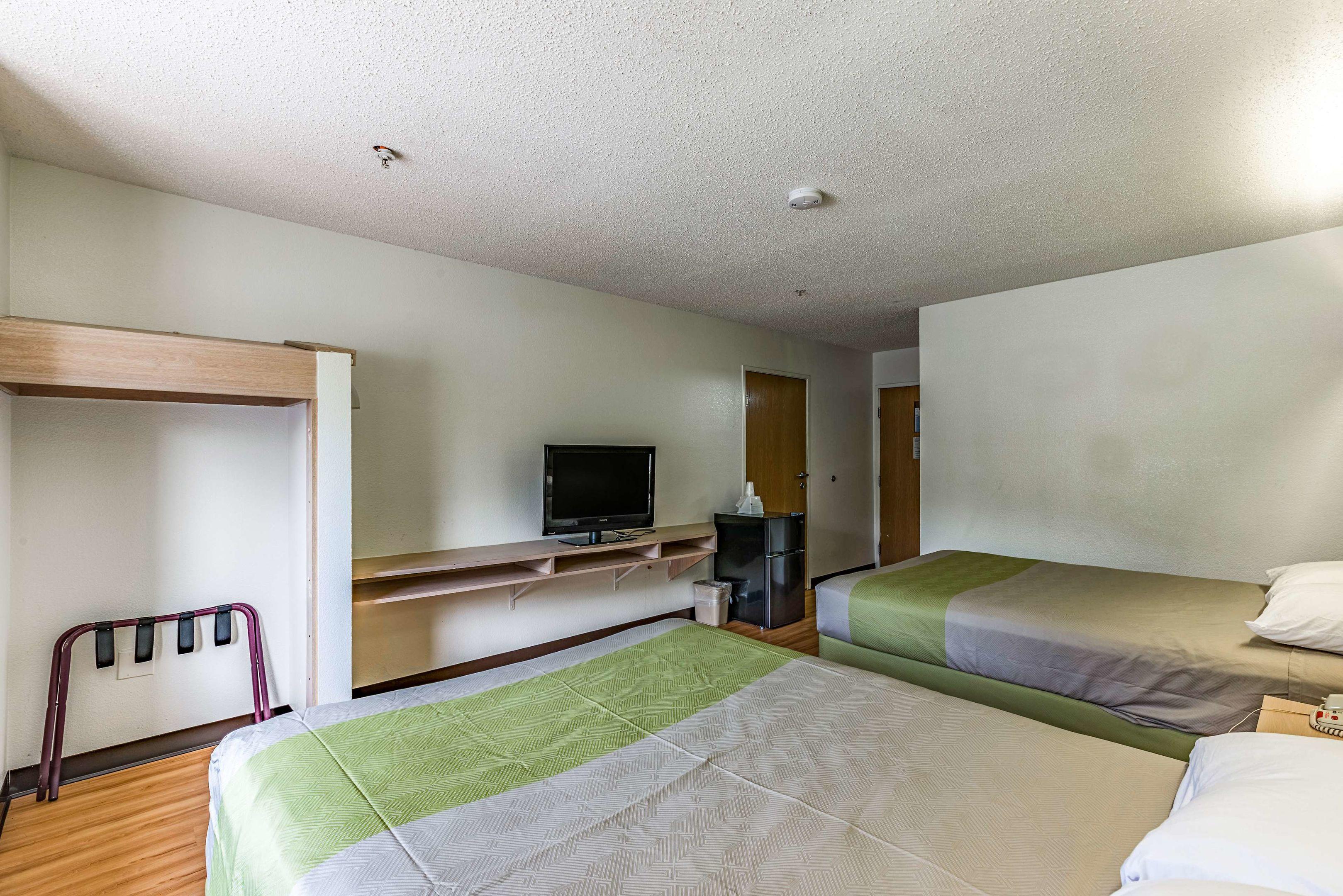 Motel 6 Charlotte - University — photo 5