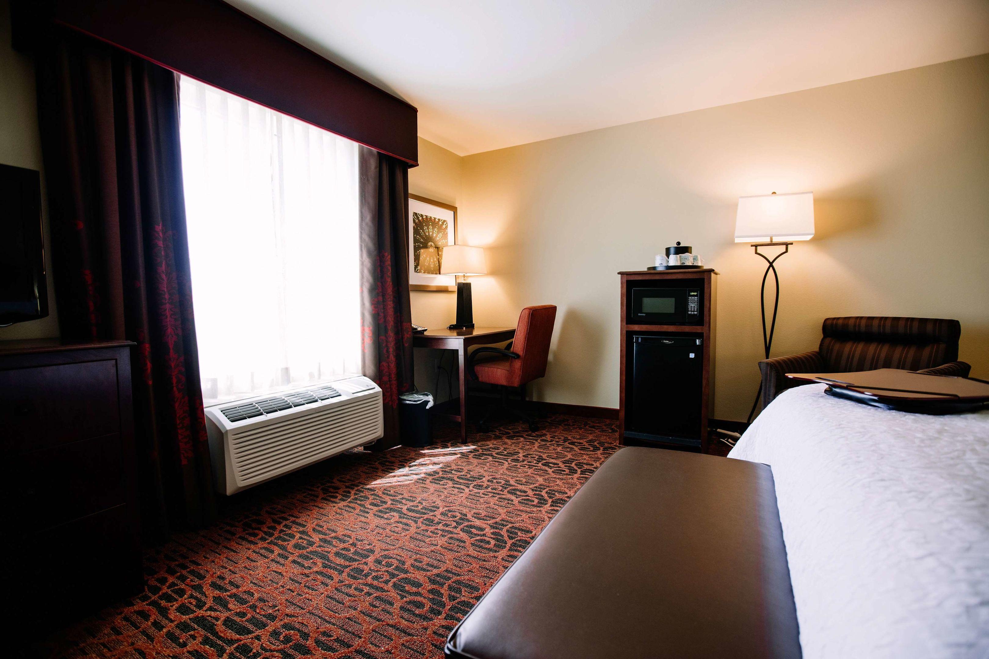 Hampton Inn & Suites Minot Airport — photo 4