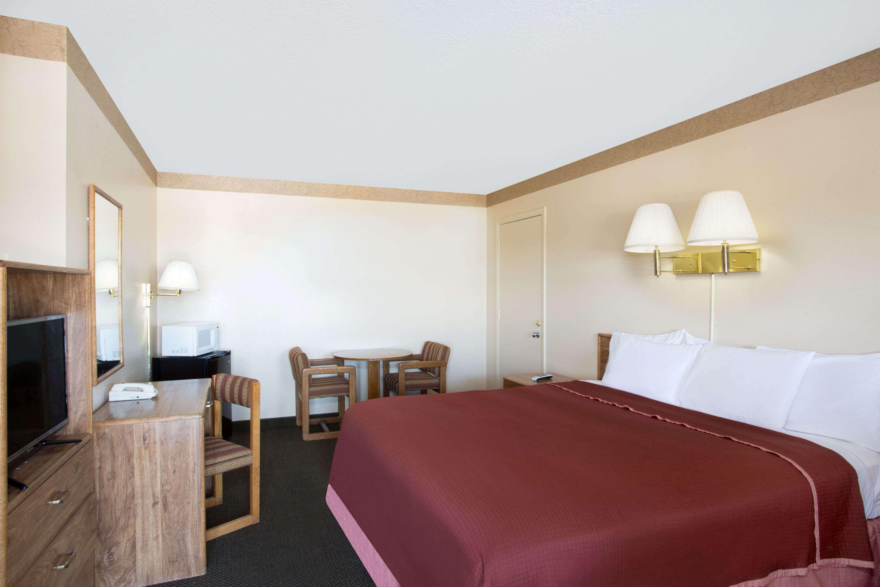 Howard Johnson Inn - Brigham City — photo 4