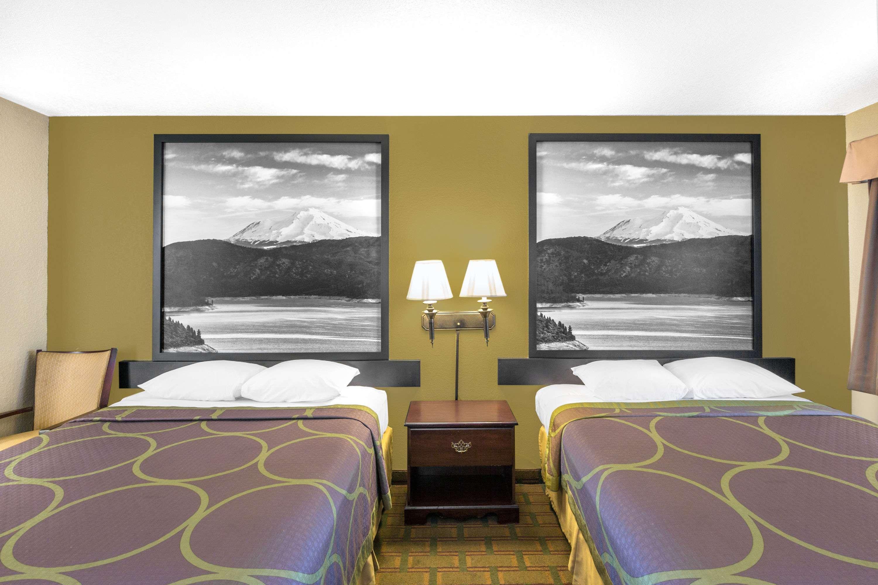Super 8 by Wyndham Corning — photo 4