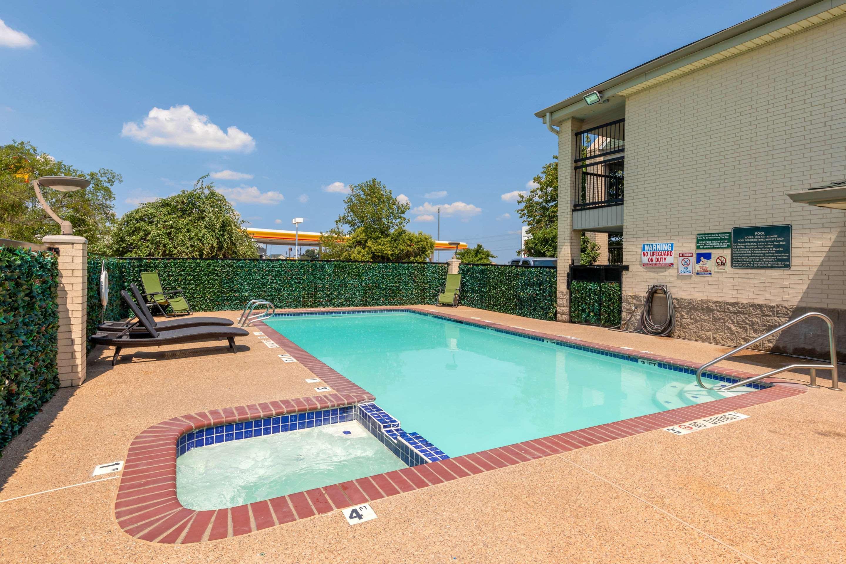 Quality Inn & Suites — photo 4