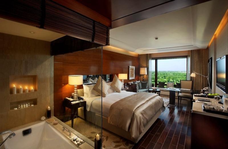 The Leela Ambience Gurgaon Hotel & Residences — photo 4