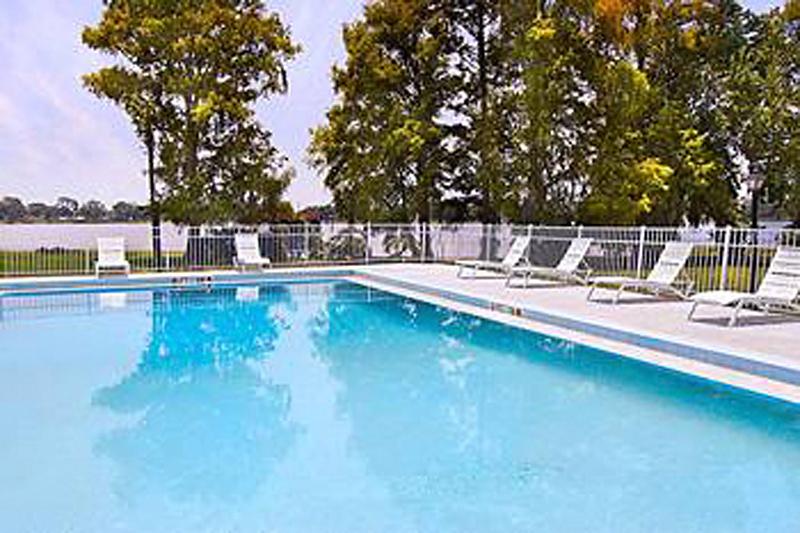 Howard Johnson by Wyndham Lake Front Park Kissimmee — photo 3