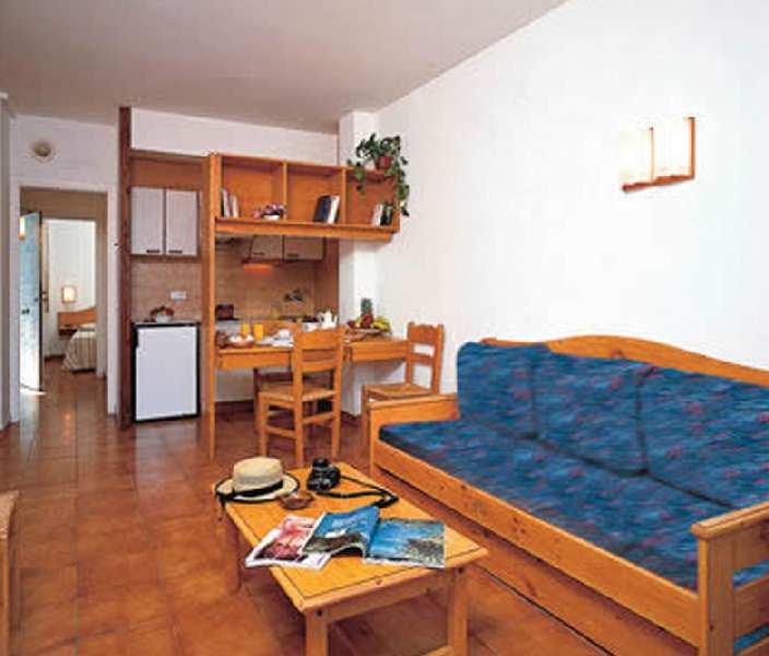 Almirall Apartaments — photo 5