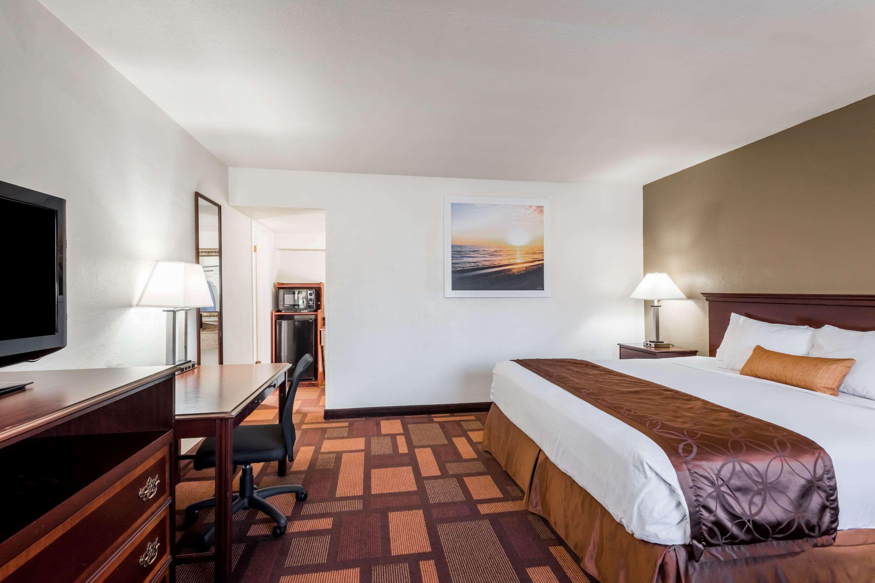 Days Inn & Suites Lodi — photo 5