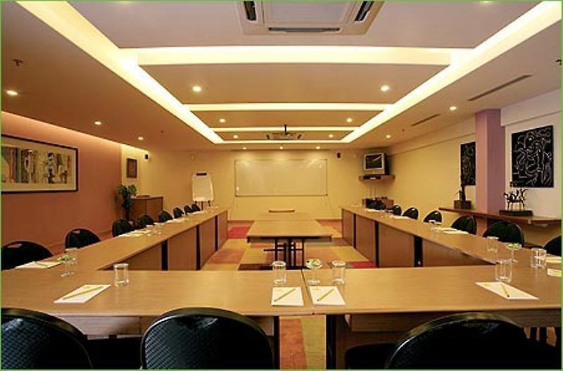 Lemon Tree Hotel Udyog Vihar Gurugram — photo 5