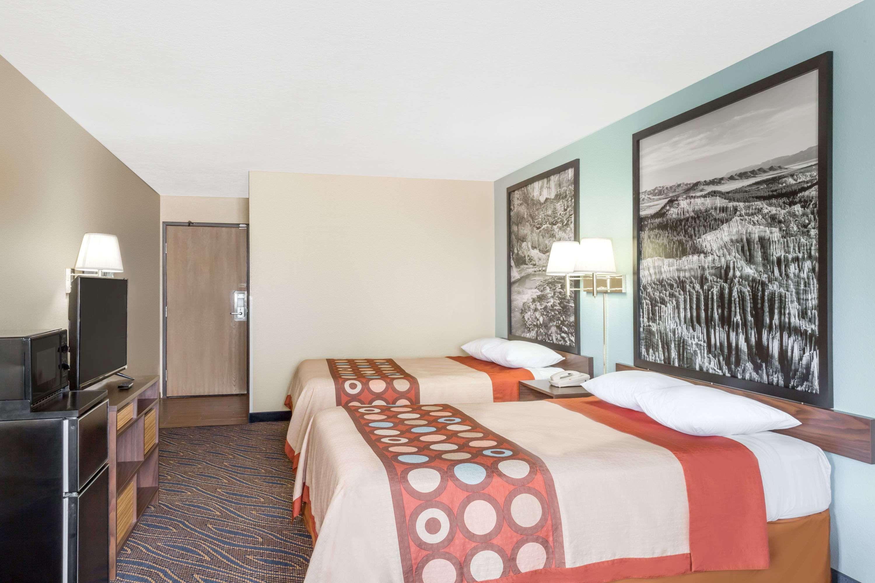 Super 8 by Wyndham Cedar City — photo 4