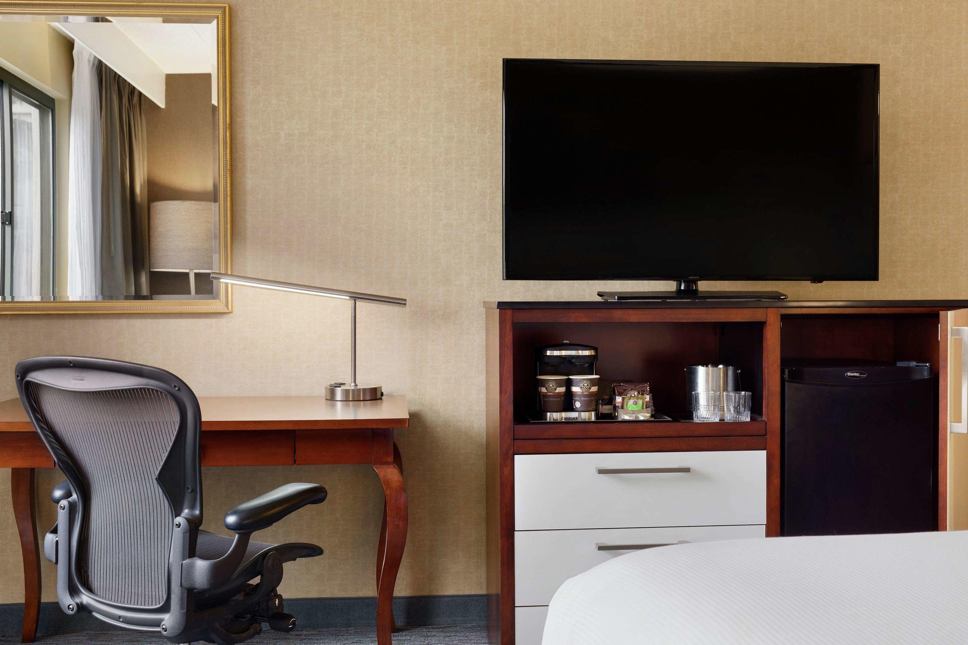 DoubleTree by Hilton Hotel Detroit - Novi — photo 4