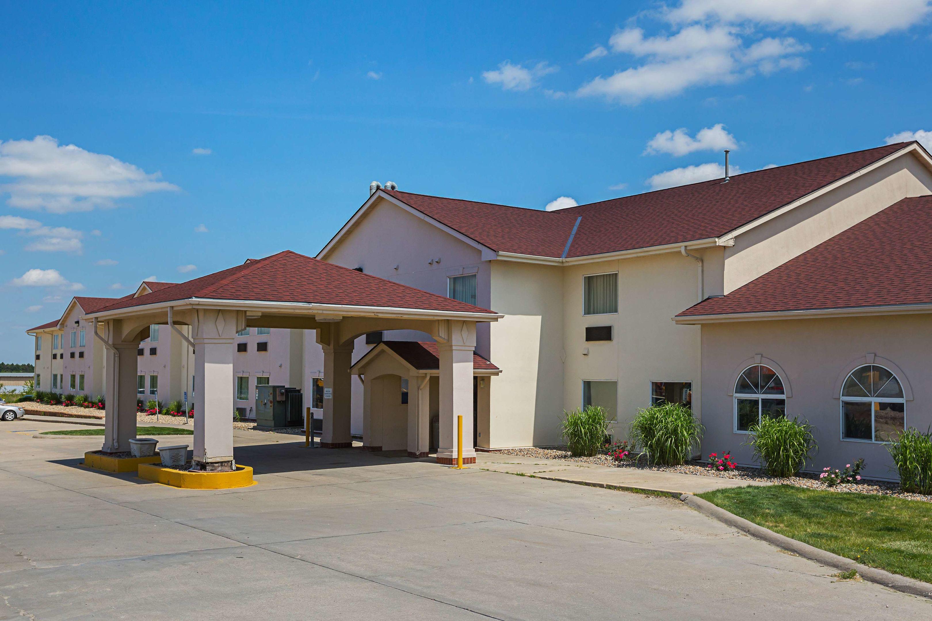 Motel 6 Omaha - IAT West — photo 3