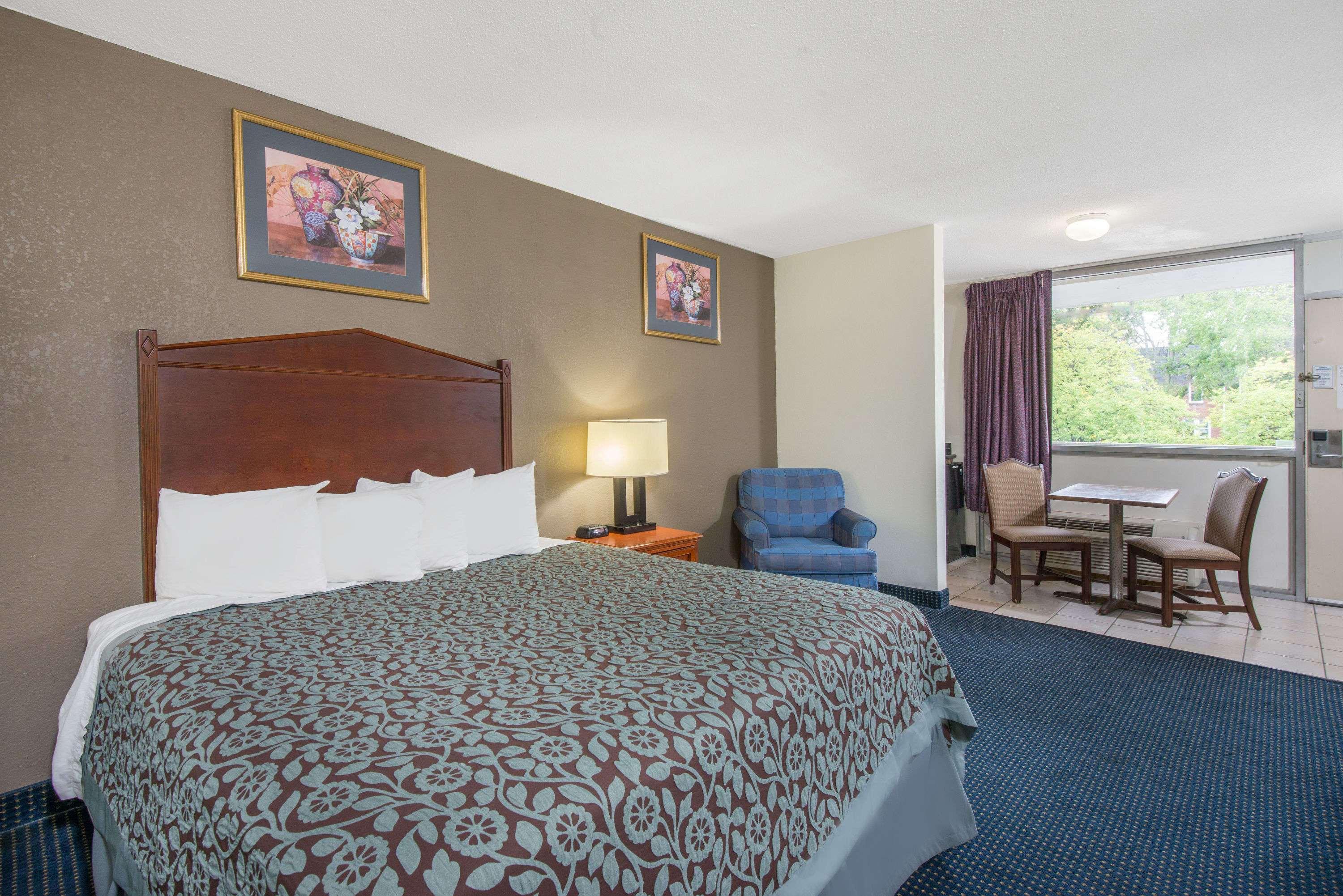 Days Inn Arlington Pentagon — photo 4
