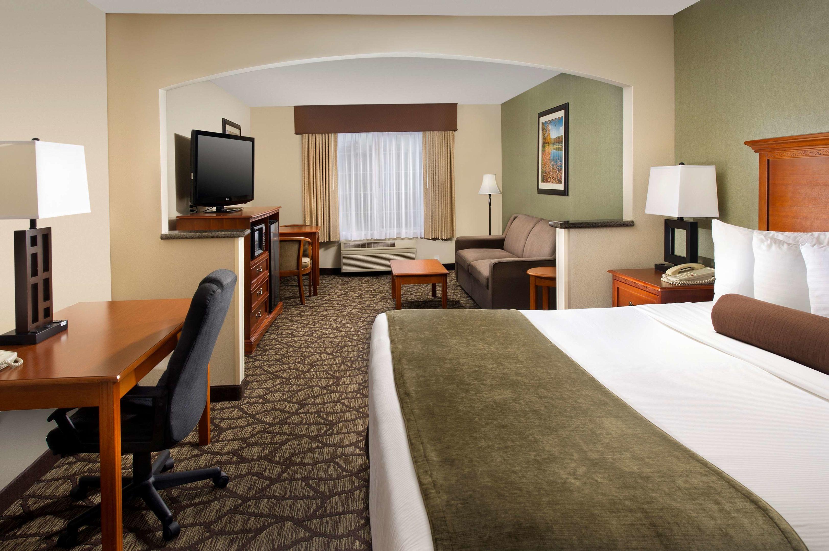 Best Western Plus Vancouver Mall Dr. Hotel & Suites — photo 4