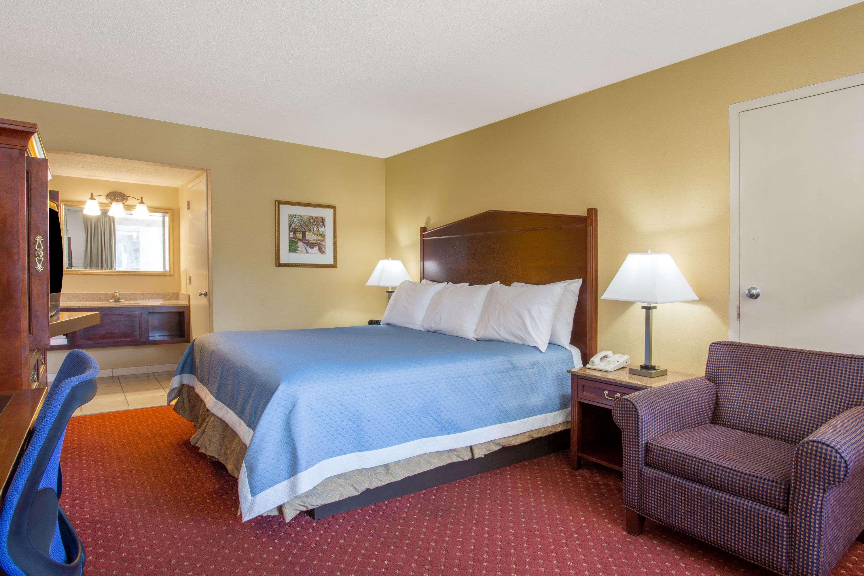 Days Inn by Wyndham Washington DC/Gateway — photo 4