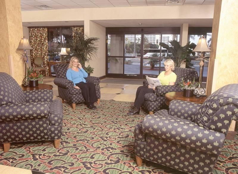 Clarion Hotel Anaheim Resort — photo 4