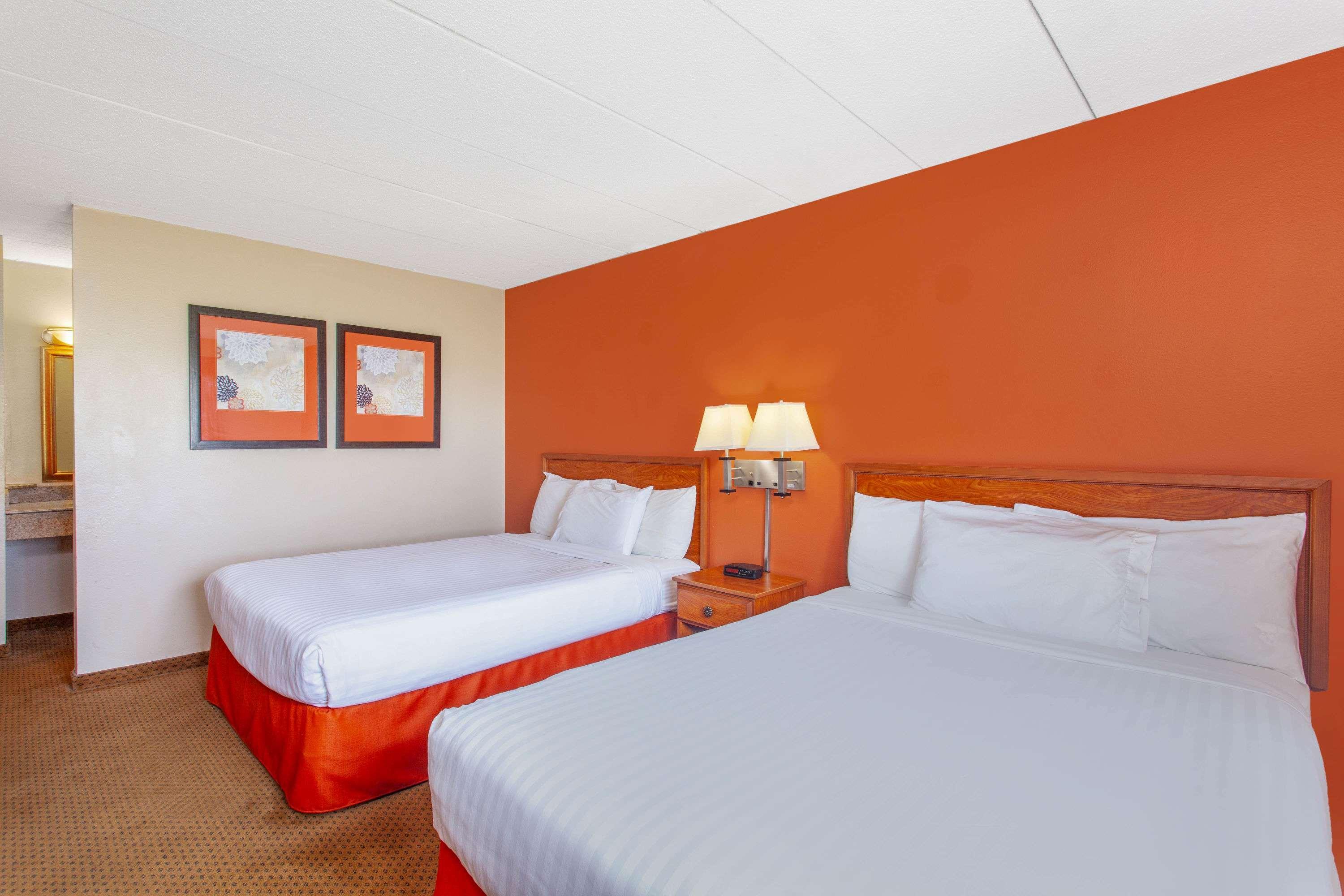 AmericInn by Wyndham Willmar — photo 3