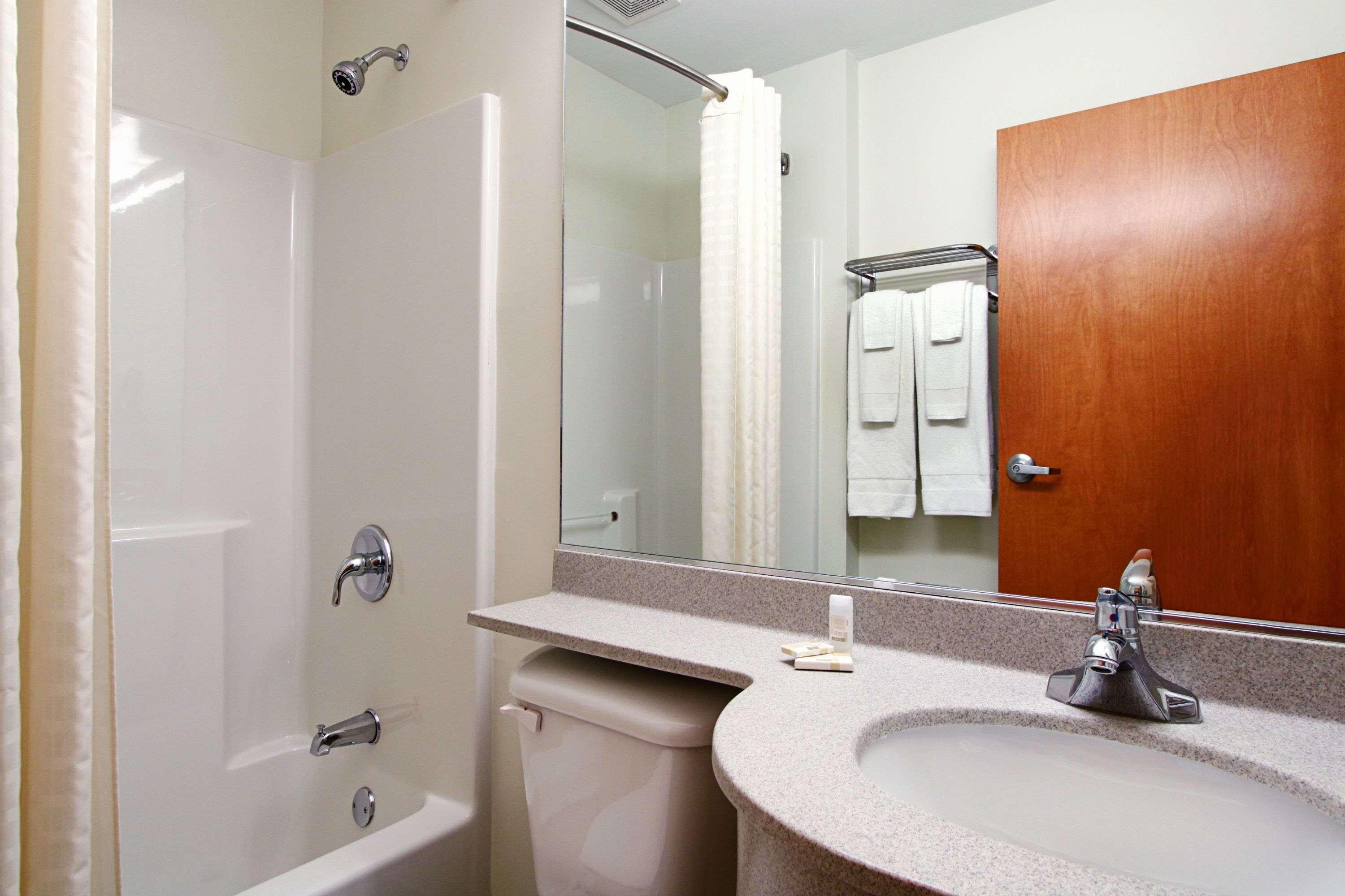 Microtel Inn & Suites by Wyndham Bridgeport — photo 4
