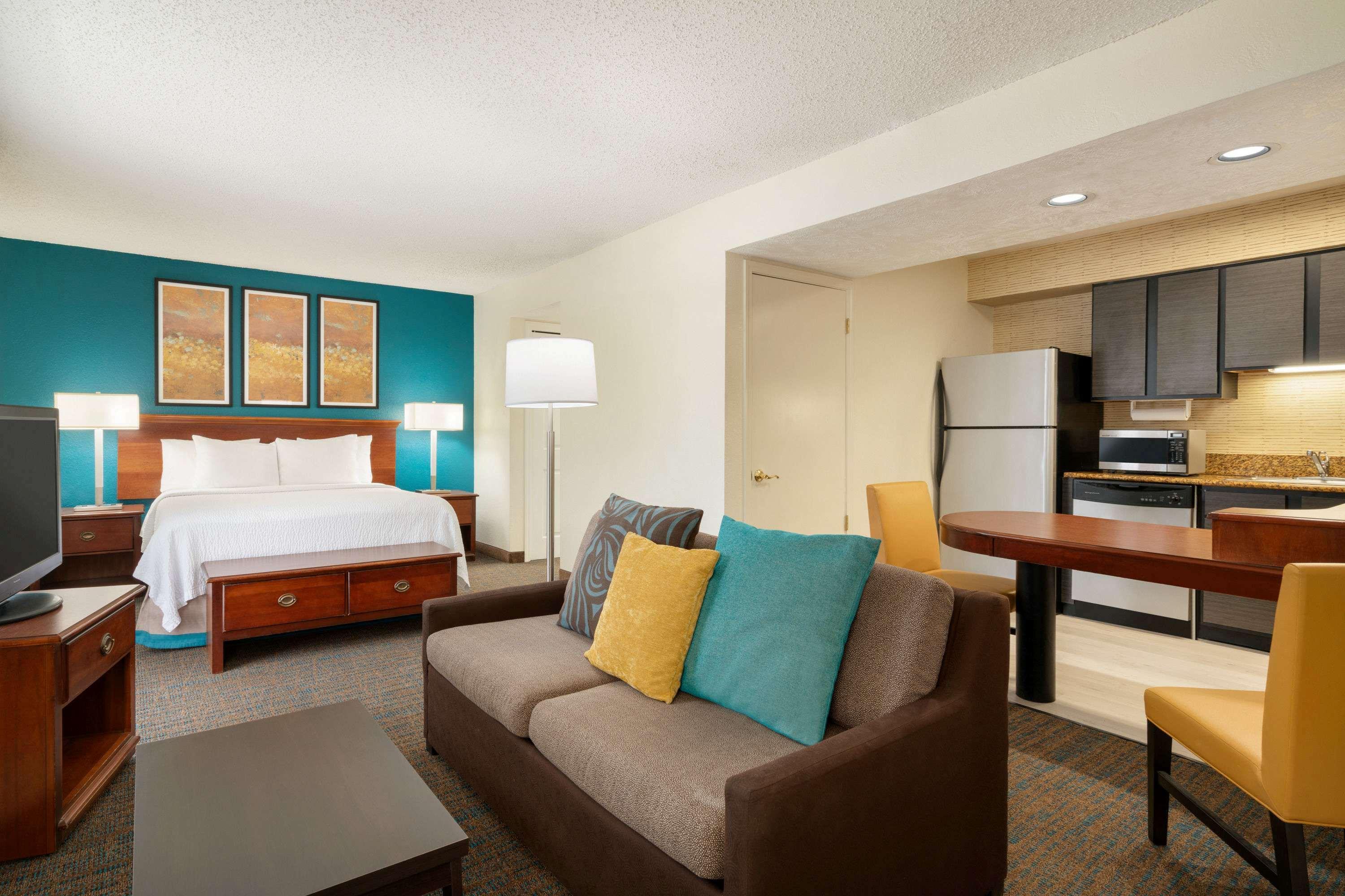 Hawthorn Suites by Wyndham Tinton Falls — photo 4