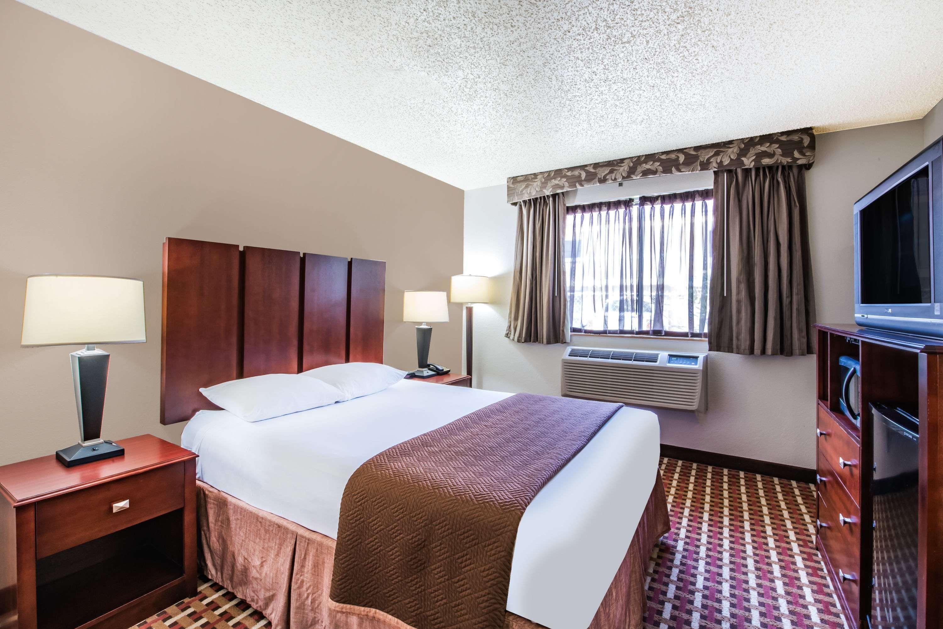 Super 8 by Wyndham Harlingen TX — photo 5